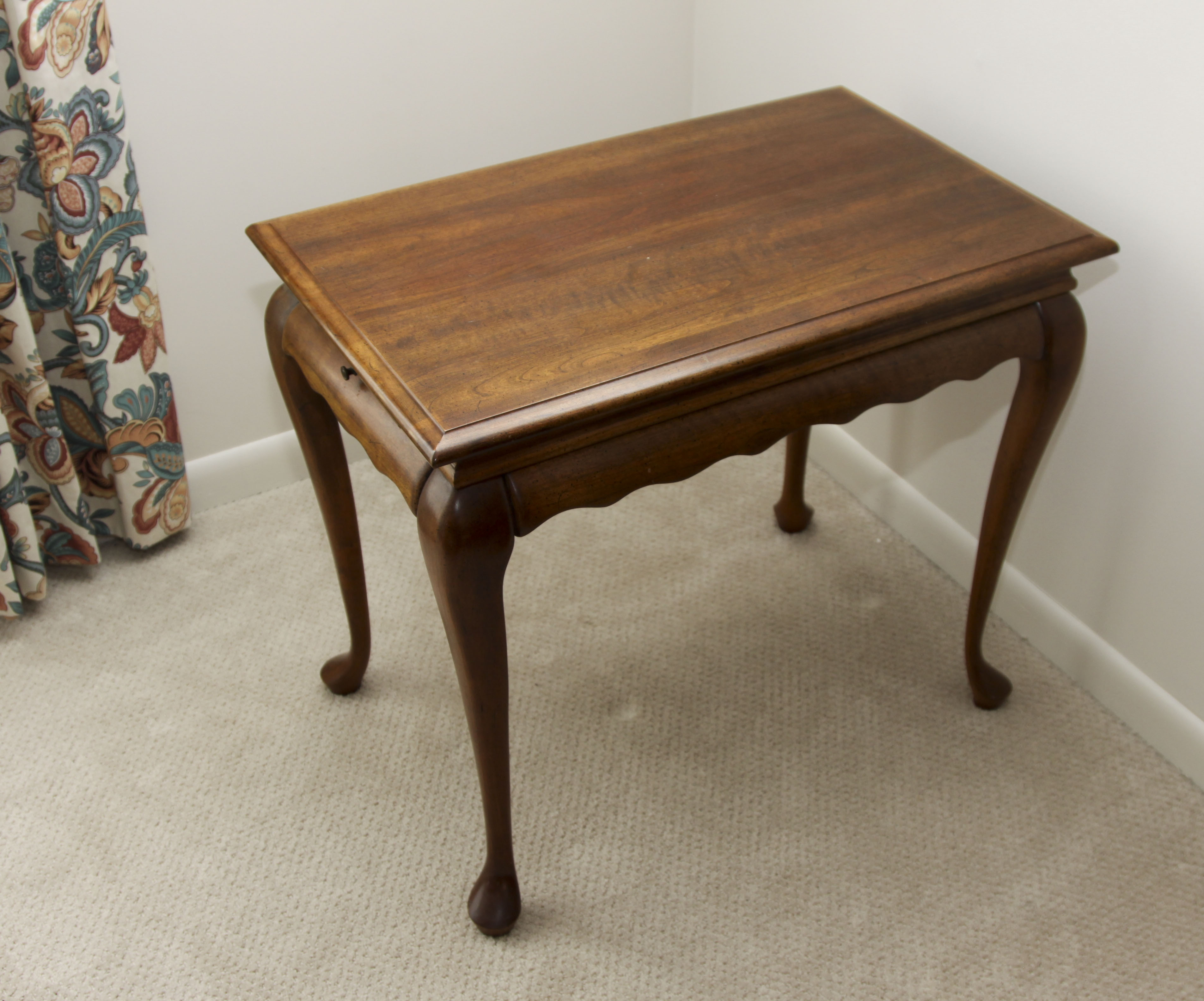Reproduction Queen Anne Style Tea Table EBTH