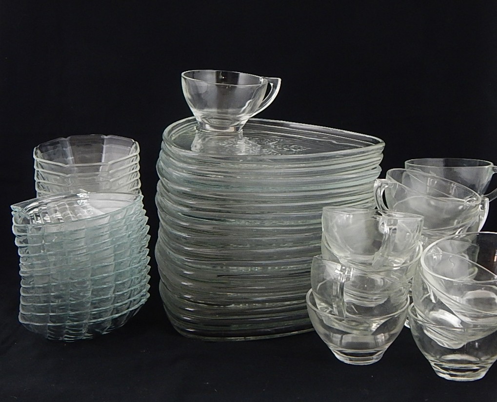 Vintage Kitchen Glassware Items EBTH