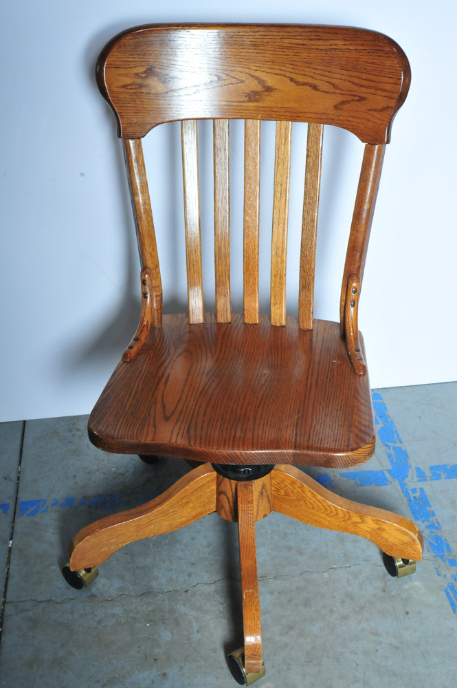 Winners Only Oak Desk Chair EBTH