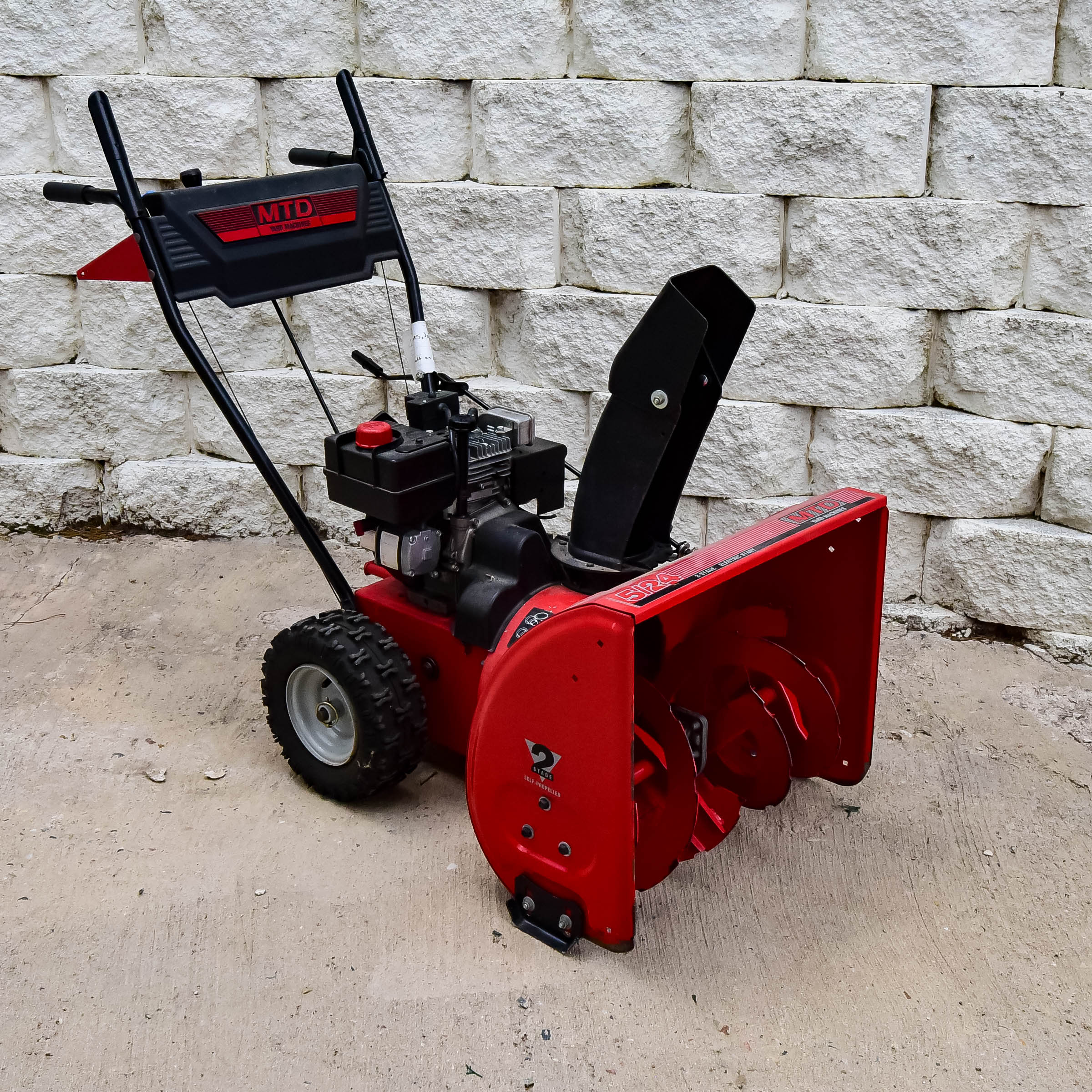 MTD 5 24 Two Stage Snow Blower EBTH   SG16DEN054 2279 