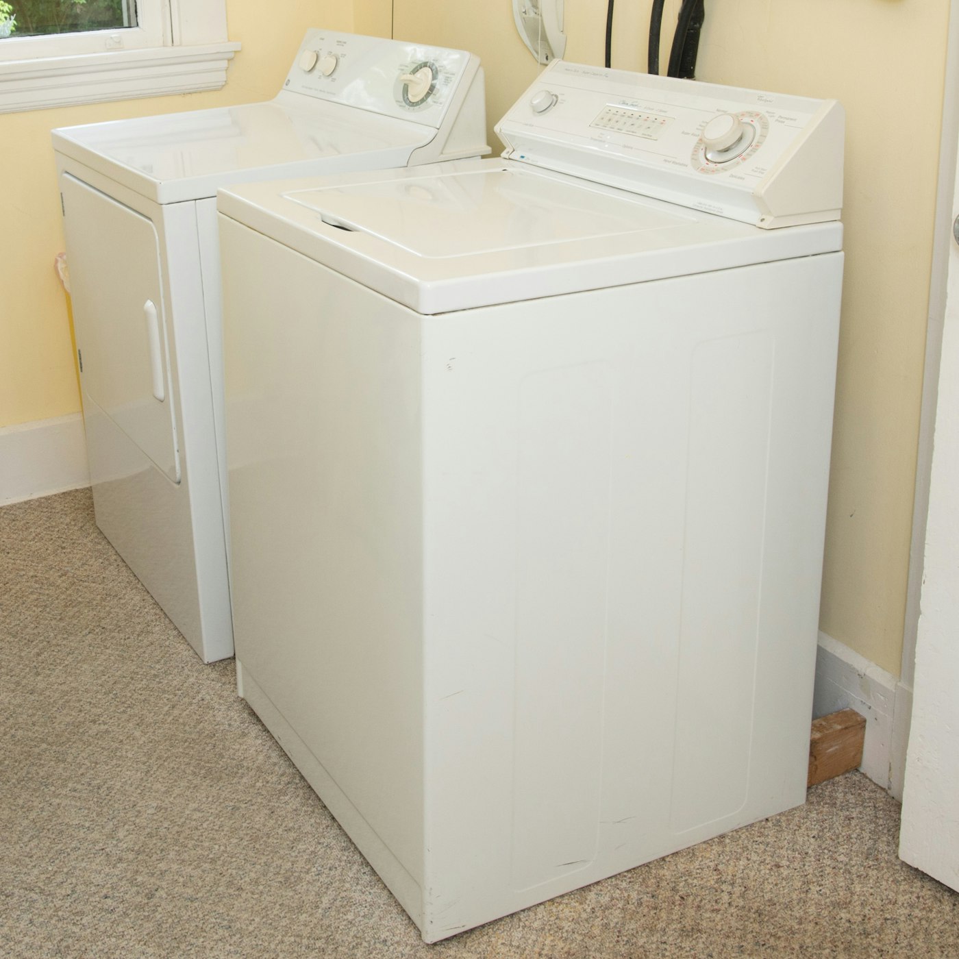 Whirlpool Washer & General Electric Dryer | EBTH