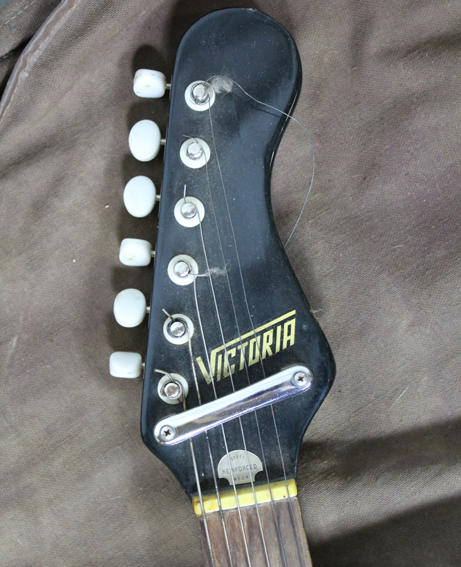 Victoria Electric Guitar with Canvas Carrying Case and More EBTH