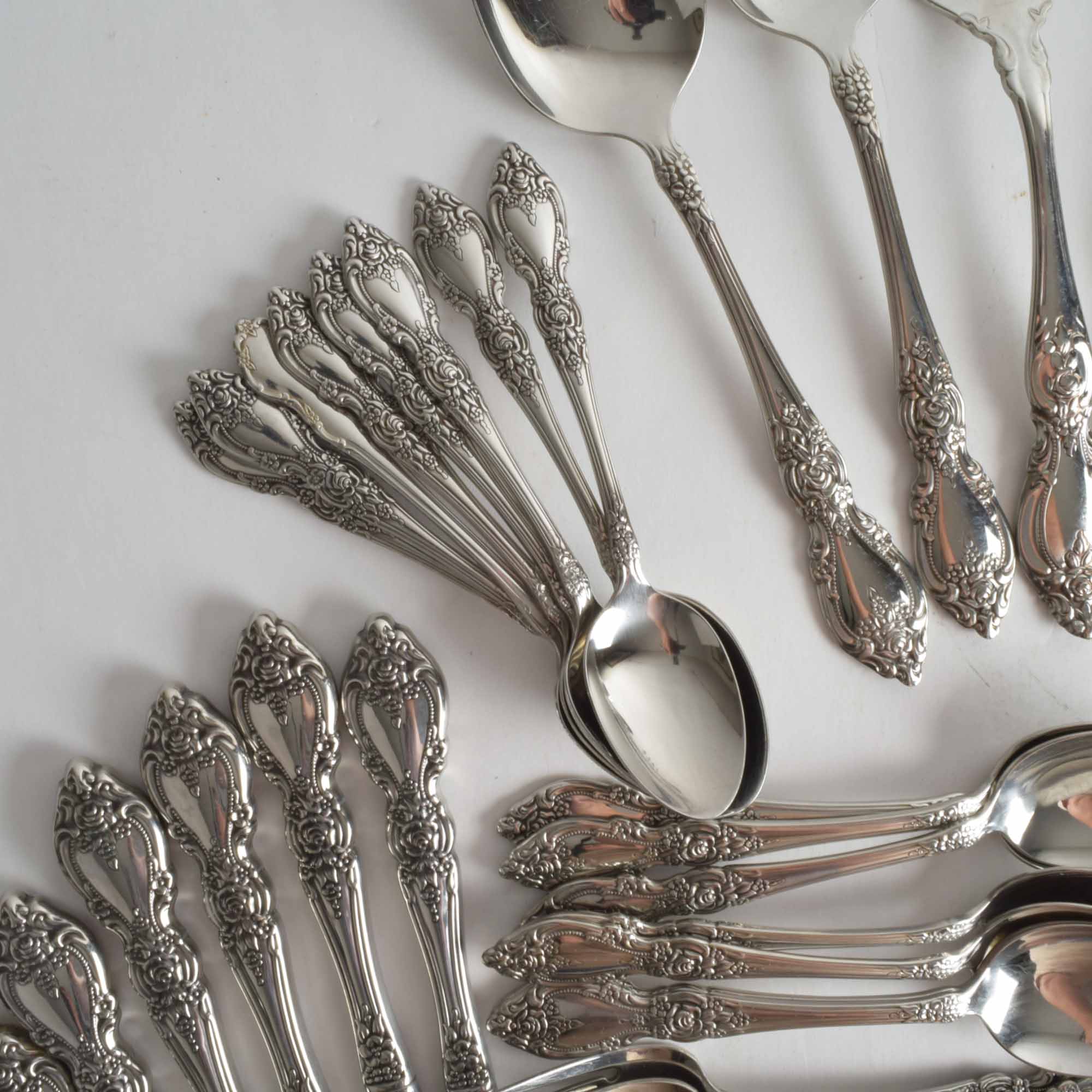 Set of Oneida "Louisiana" Stainless Flatware EBTH