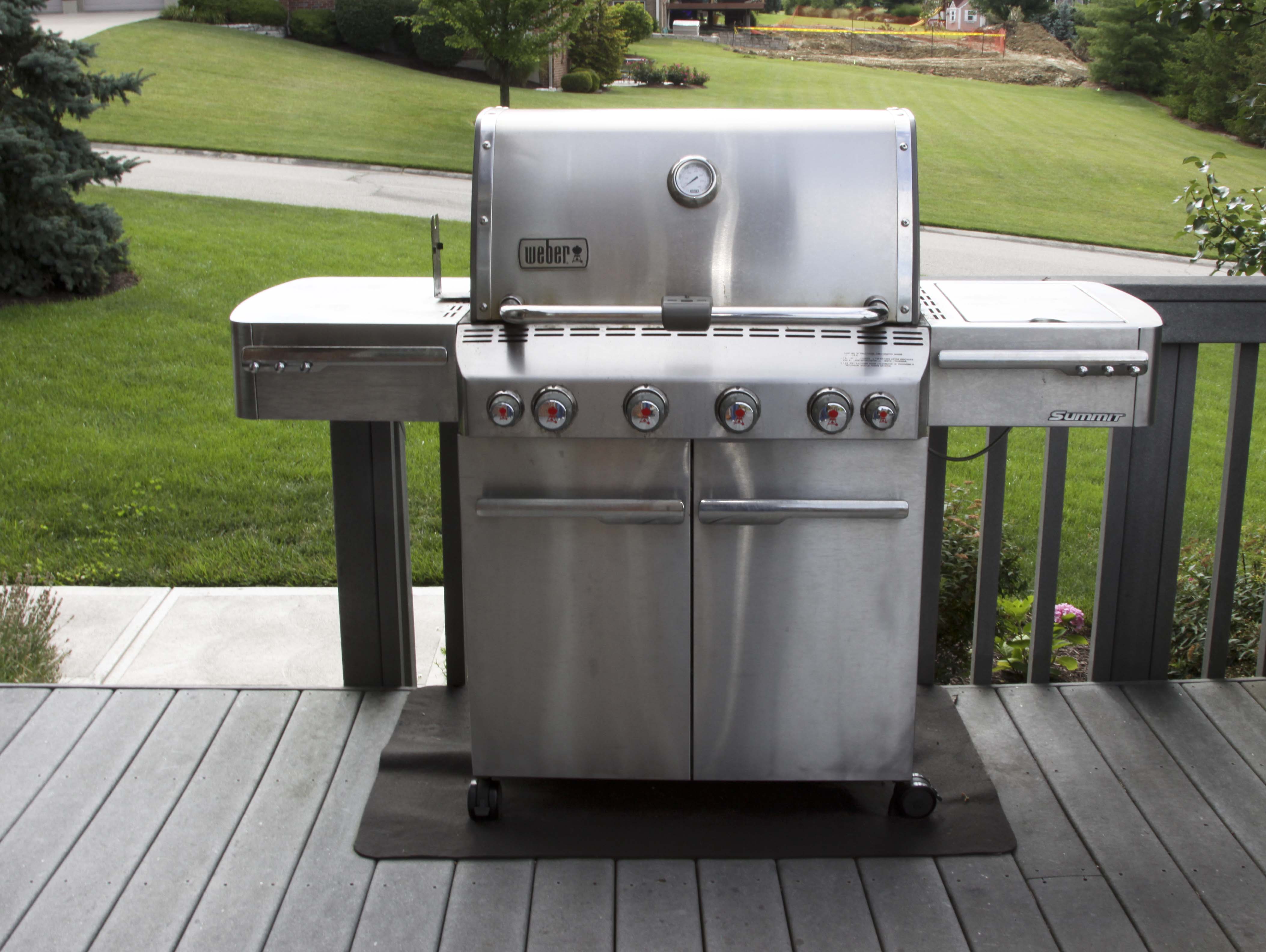 er 'Summit' S450 Stainless Steel Gas Grill with Side Burner EBTH