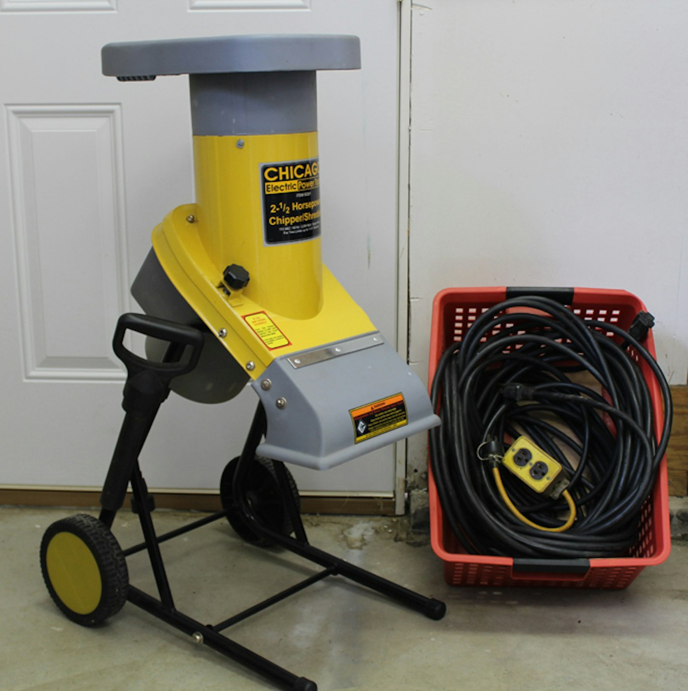 Chicago Electric Chipper / Shredder with Heavy Duty Extension Cord EBTH