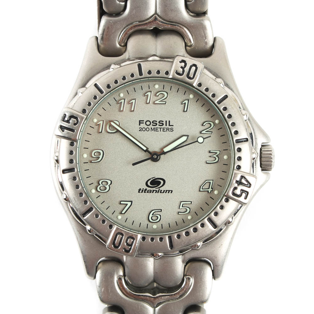 fossil 200 meters titanium