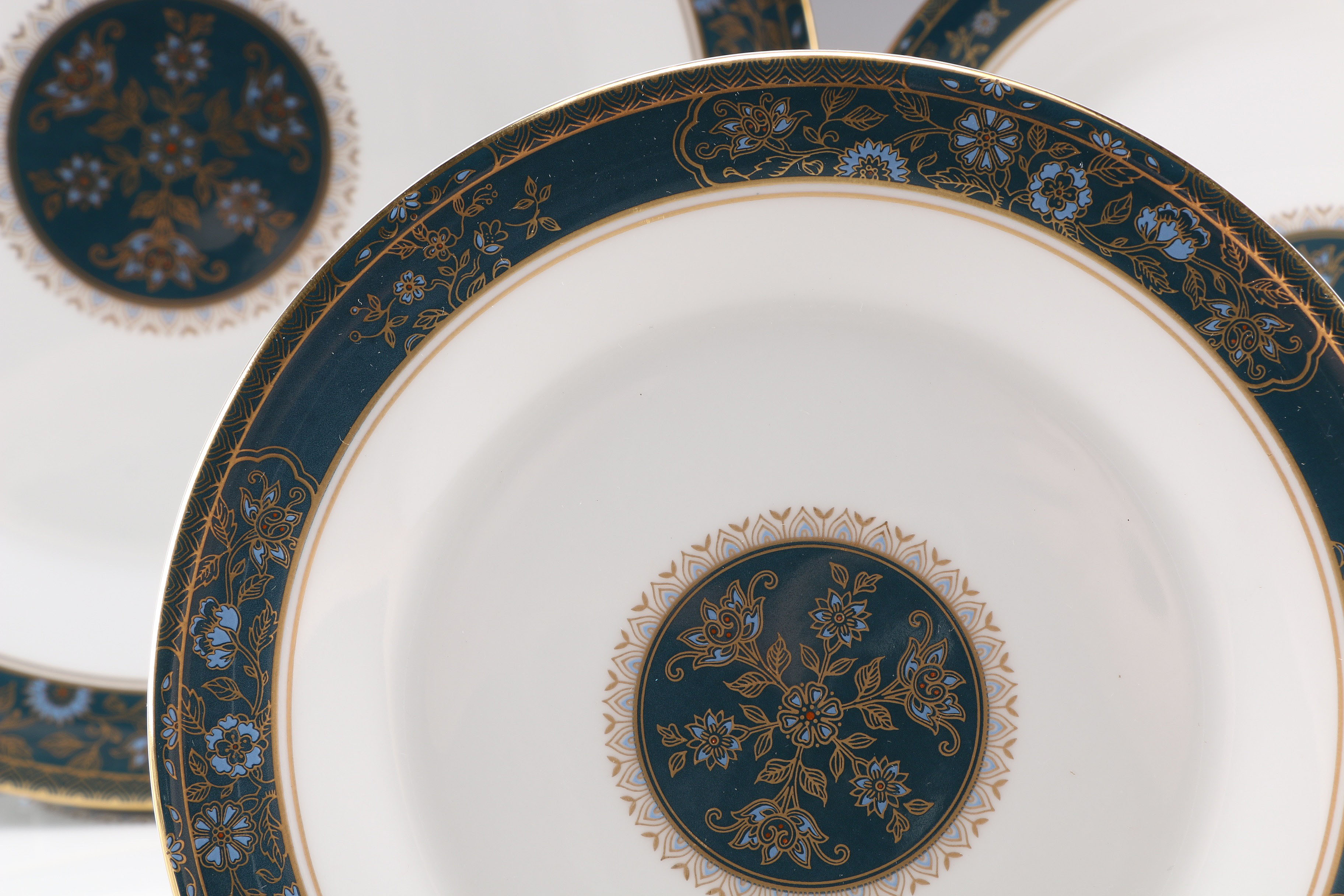 Royal Doulton "Carlyle" Bone China EBTH