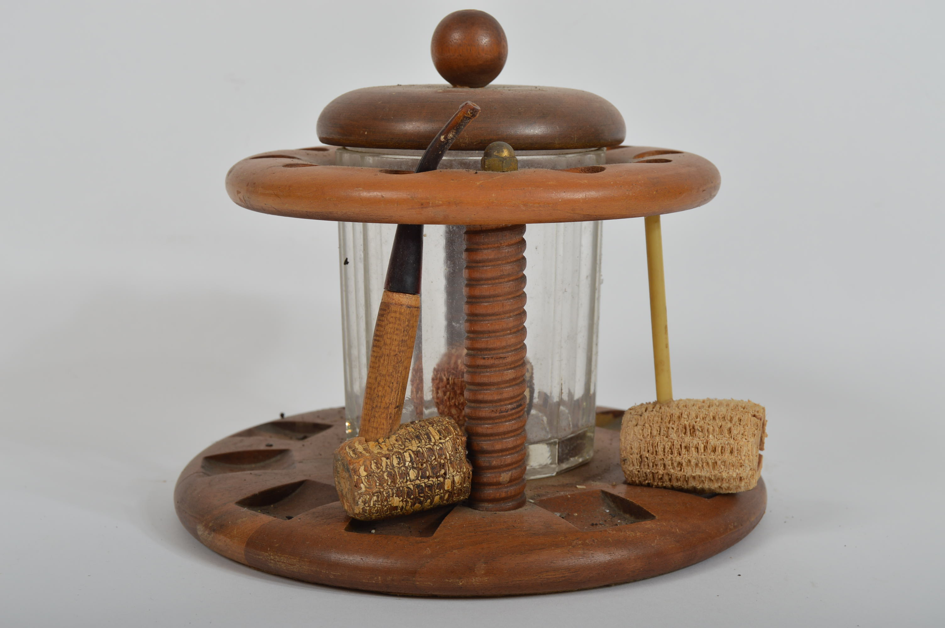 Vintage Wooden Pipe Stand and Corncob Pipes EBTH