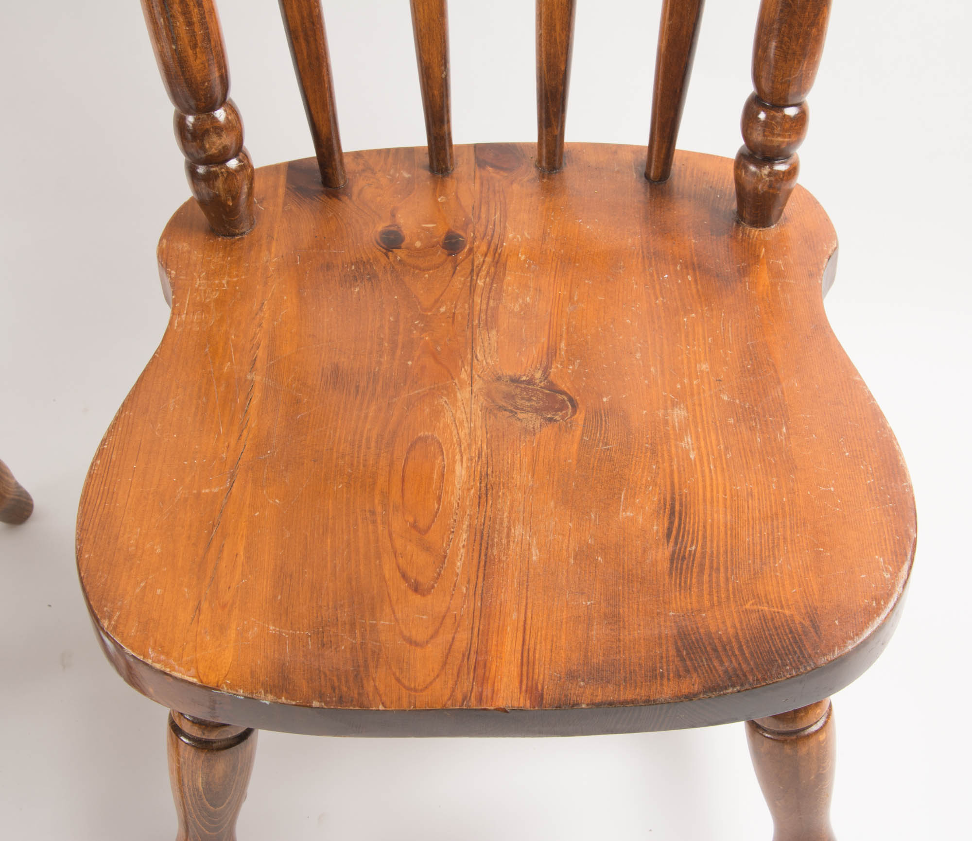 Set of Four Early American Style Dining Chairs EBTH