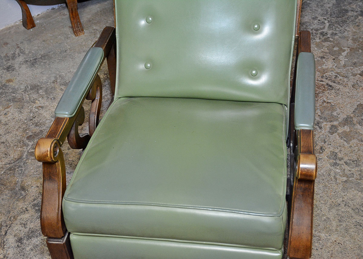Mid Century Modern Green Vinyl Recliner EBTH
