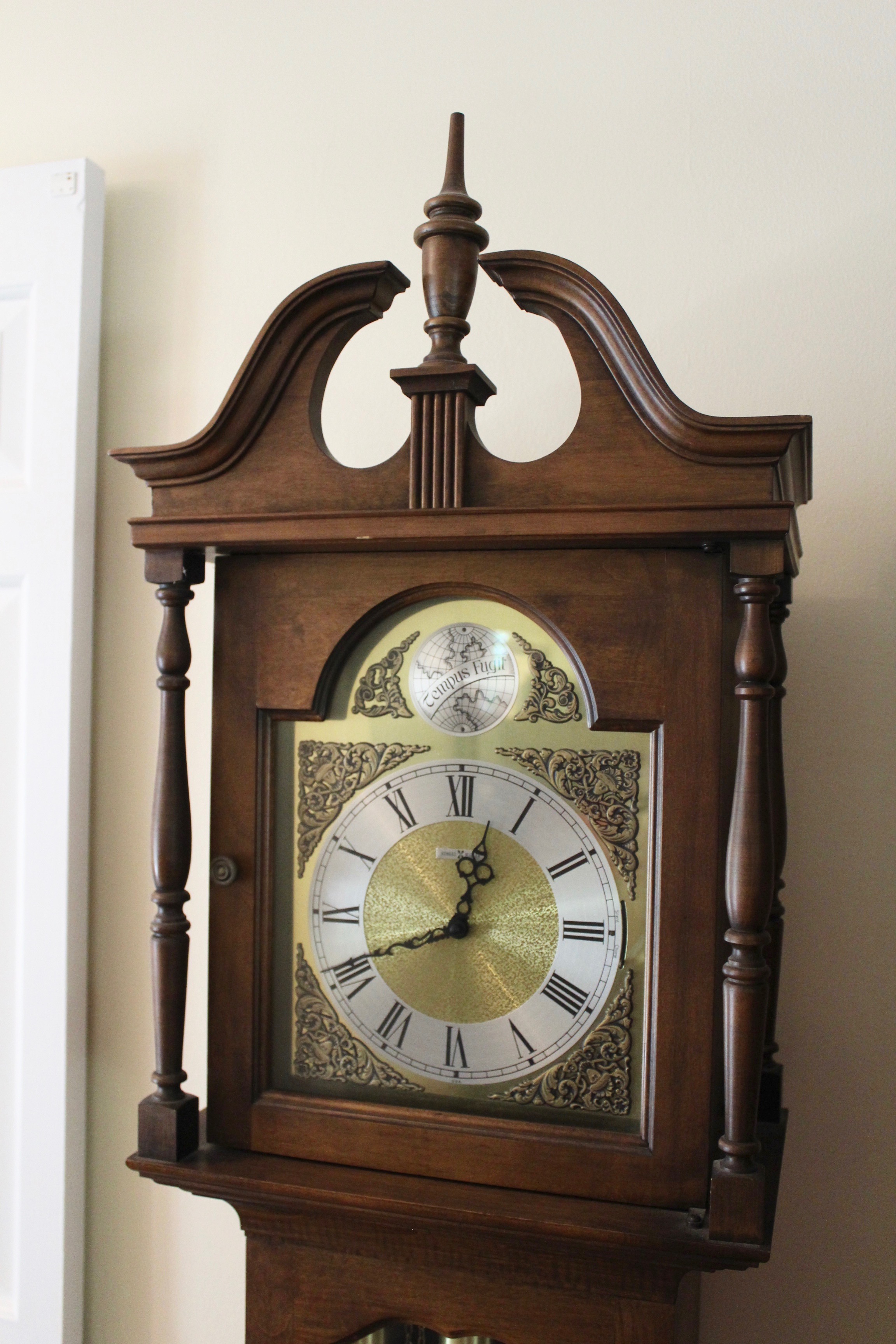 Vintage 1976 Howard Miller Grandfather Clock EBTH