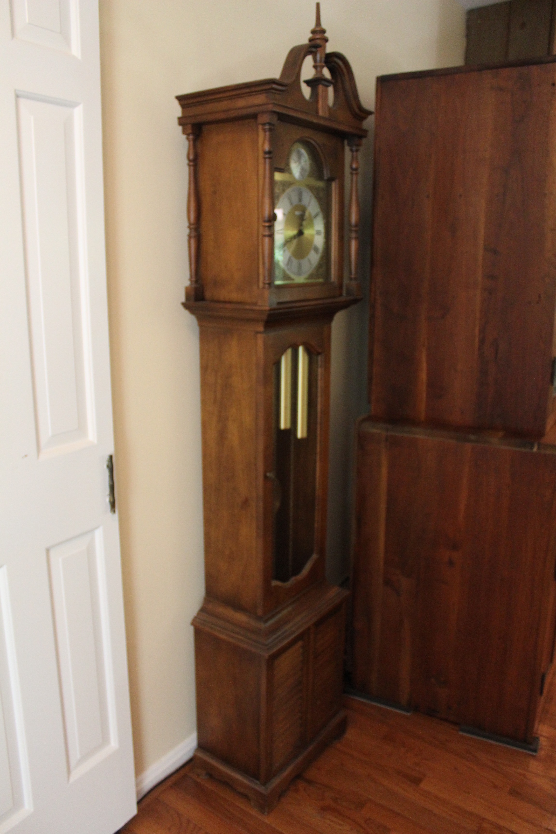 Vintage 1976 Howard Miller Grandfather Clock EBTH