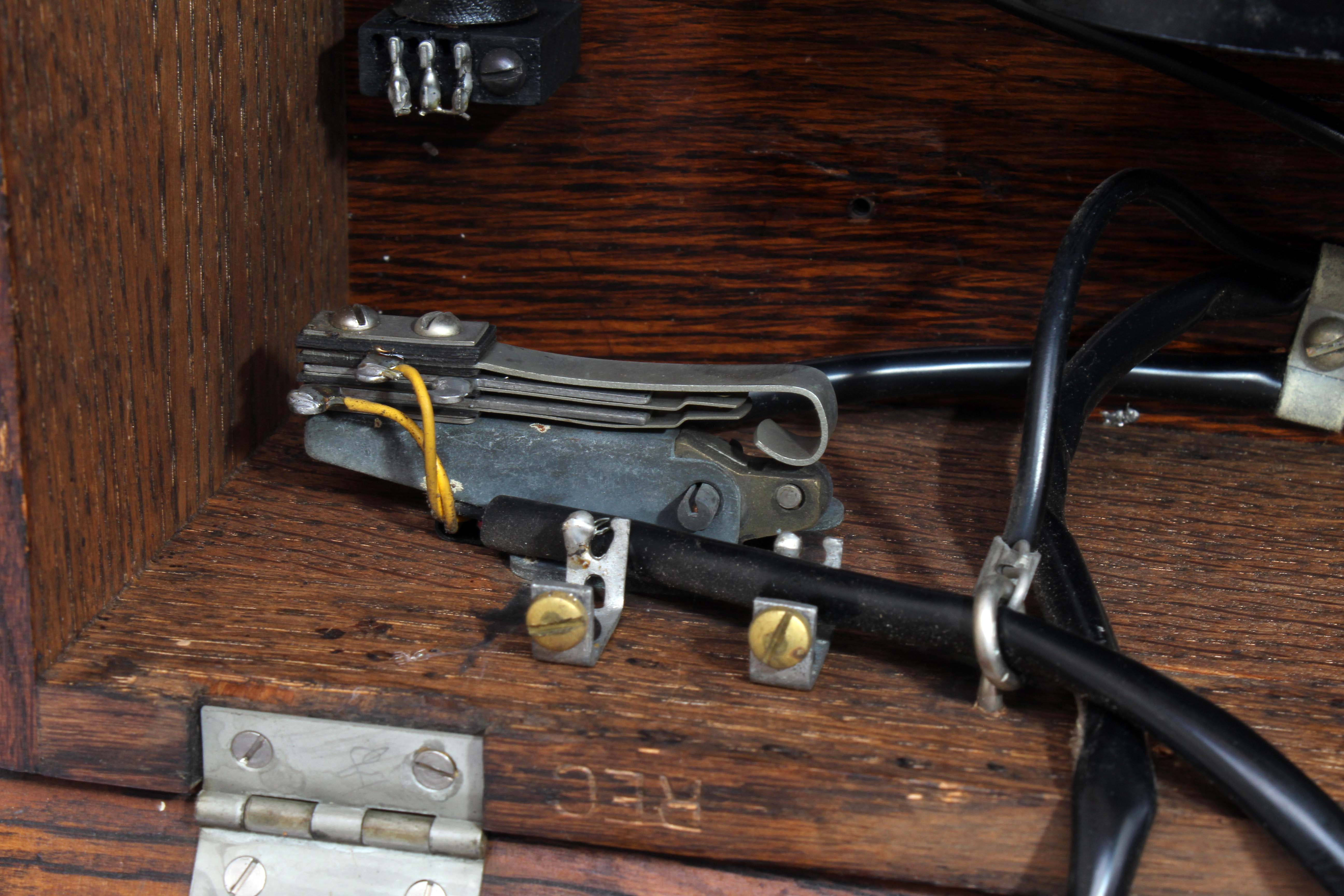 Antique Western Electric Wood Case Wall Telephone with Crank | EBTH