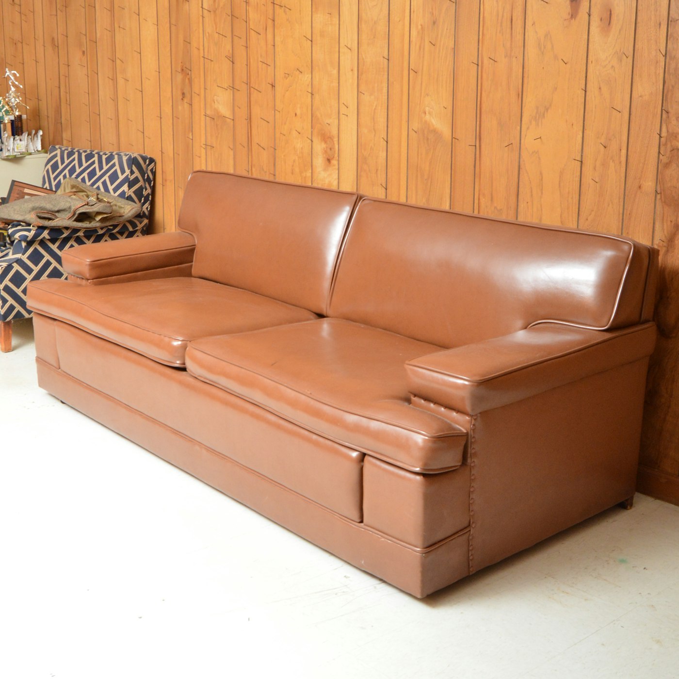 Vintage Brown Leather Sleeper Sofa : EBTH