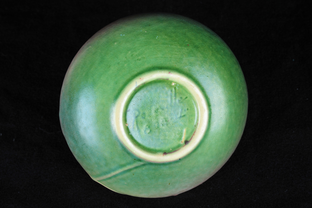 Roseville Pottery Thornapple Vase EBTH