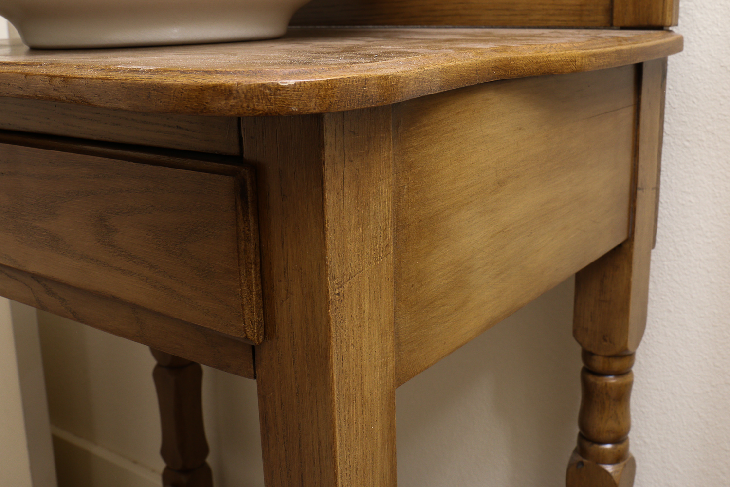 Antique Oak Wash Stand With Ceramic Basin | EBTH