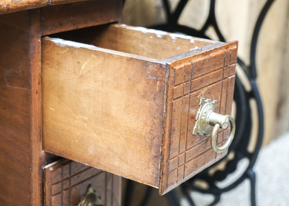 Singer Trestle Sewing Table EBTH