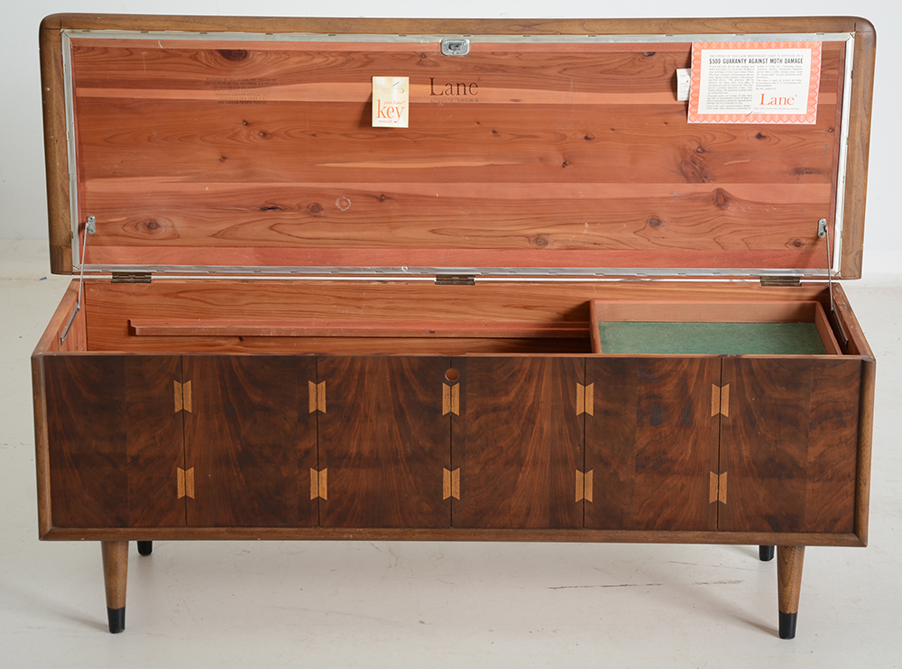 Lane "Acclaim" Cedar Chest | EBTH