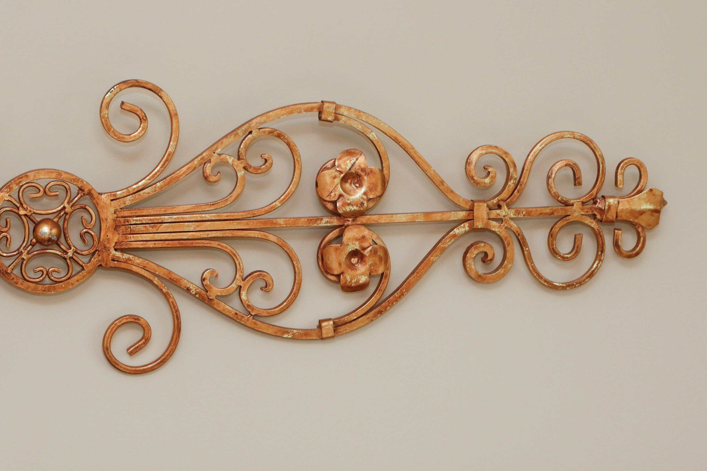 Cast Iron Wall Decor EBTH