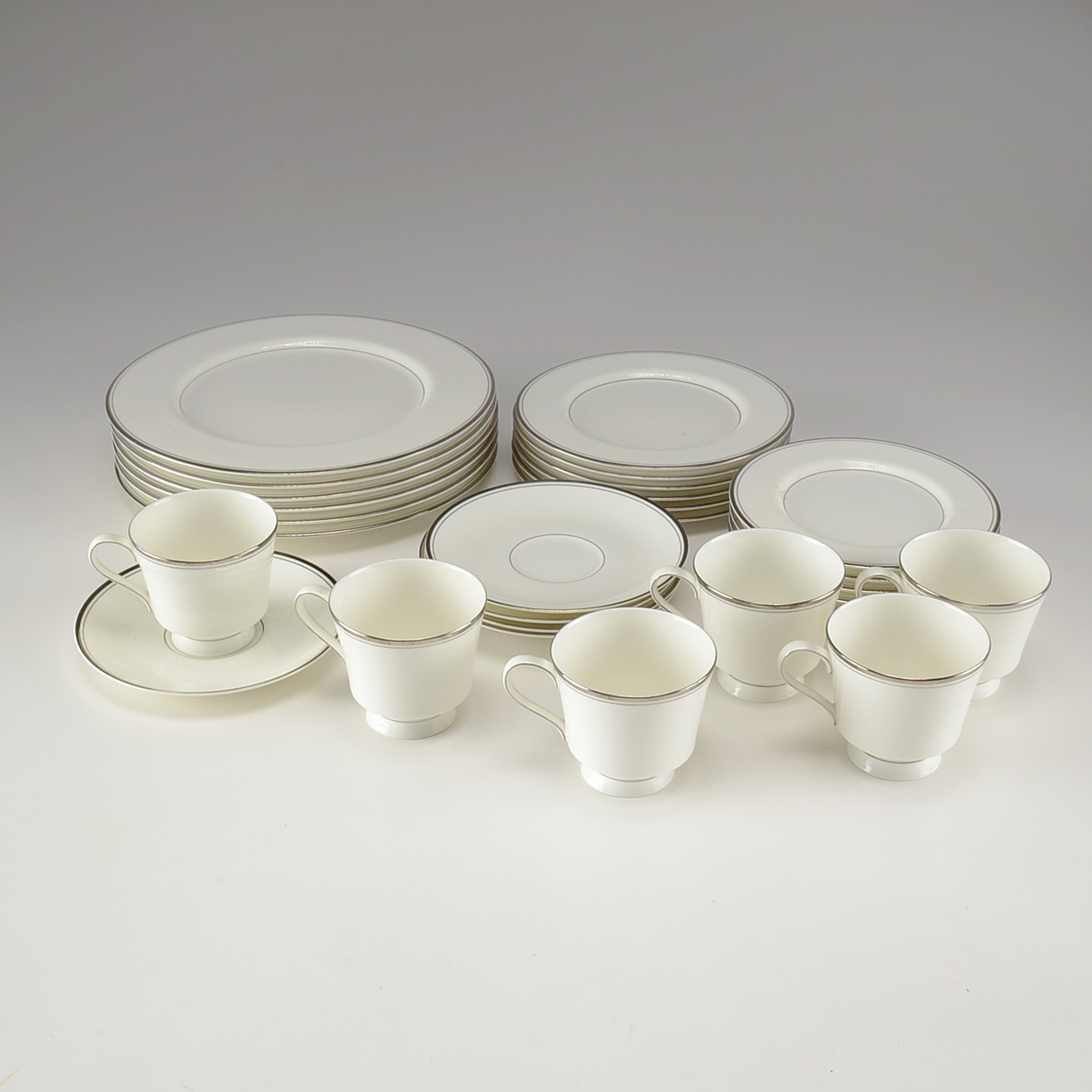 "Briarcliffe" Mikasa Bone China Set EBTH
