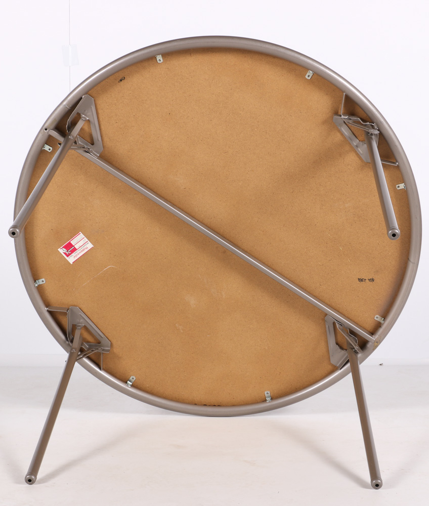 Round Samsonite Folding Card Table | EBTH