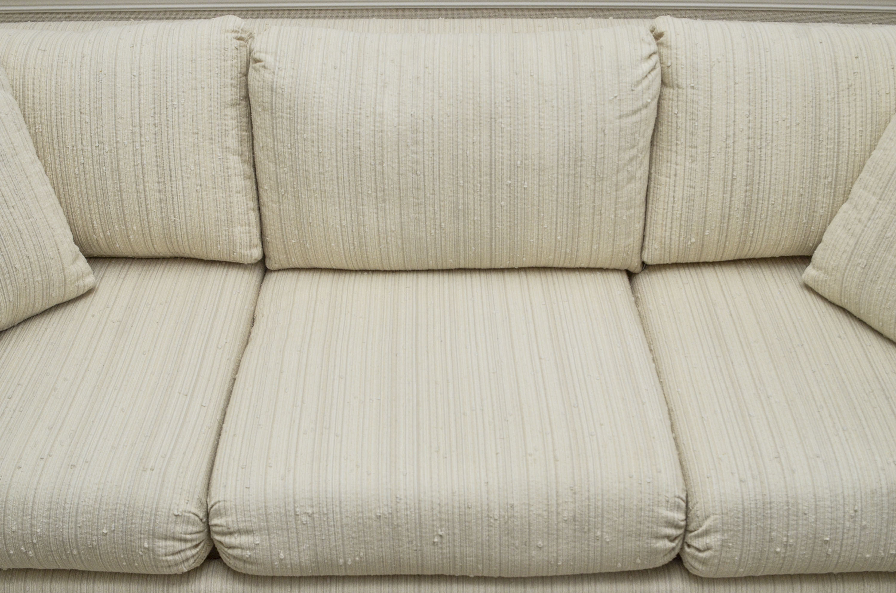 Off White Sleeper Sofa EBTH