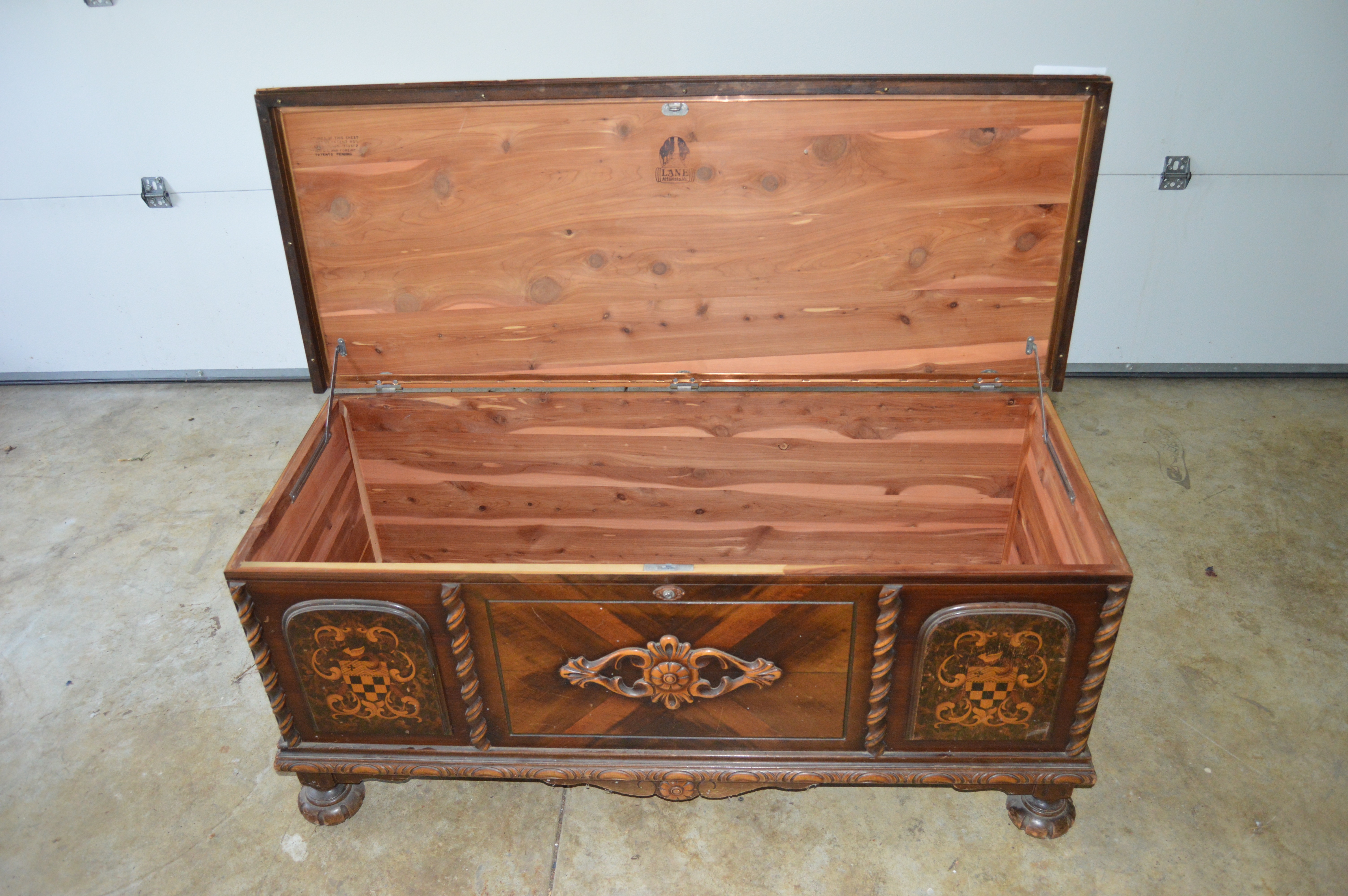 Lane Cedar Chest EBTH