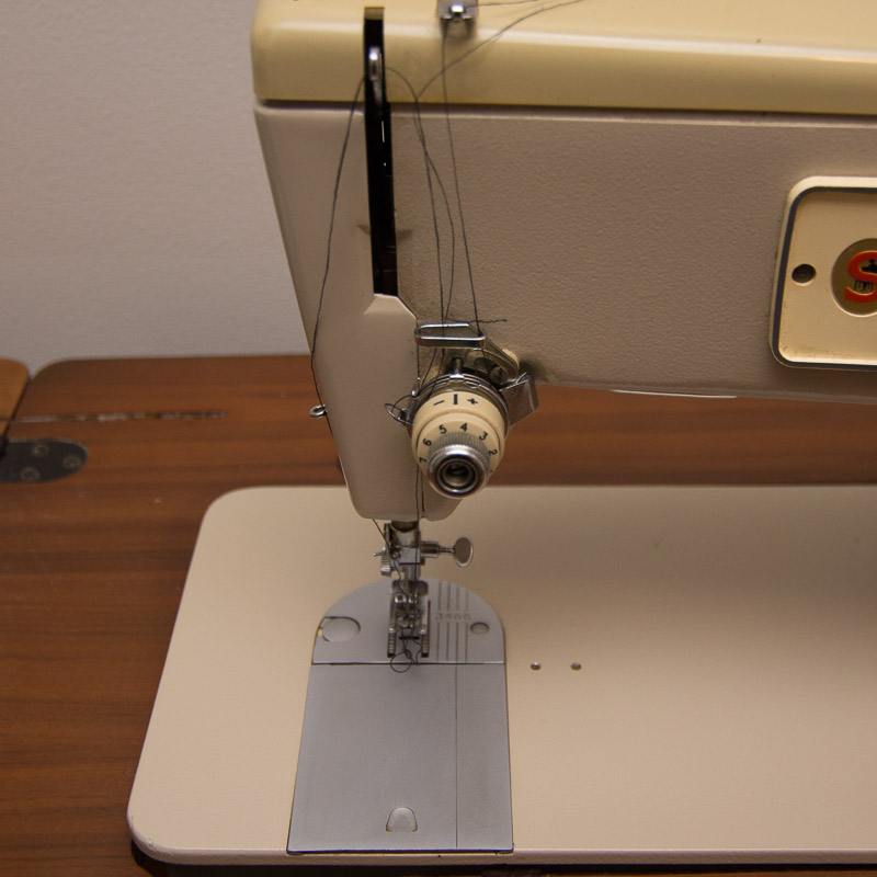 Vintage Singer ZigZag Model 457 Sewing Machine with Desk EBTH