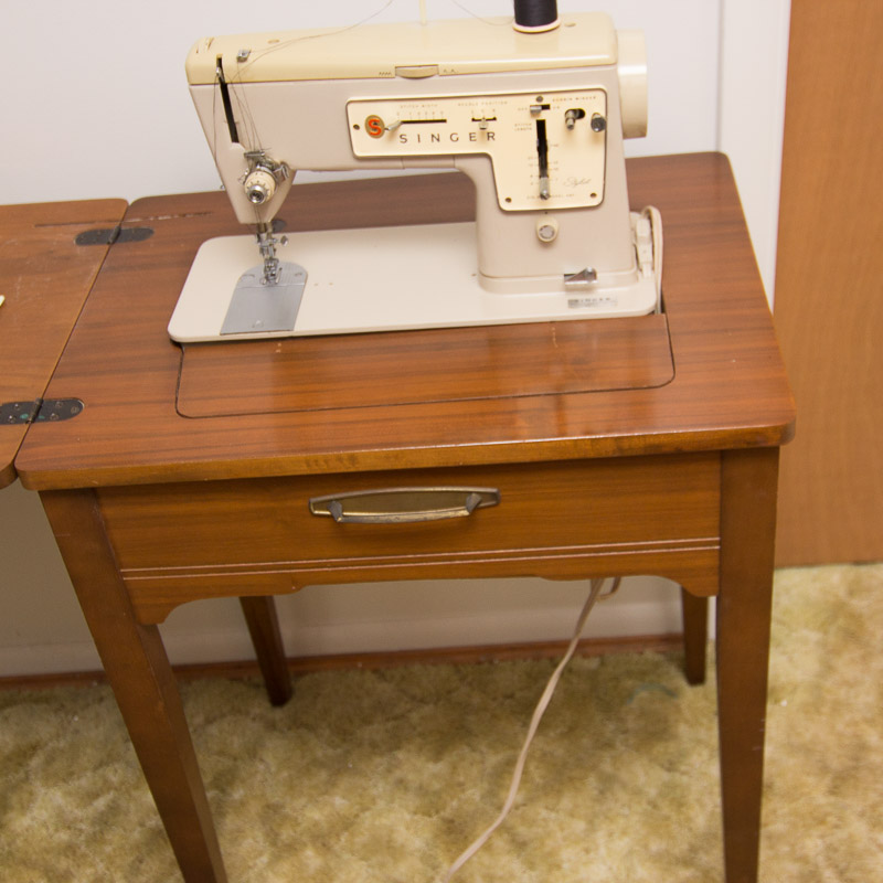 Vintage Singer ZigZag Model 457 Sewing Machine with Desk EBTH