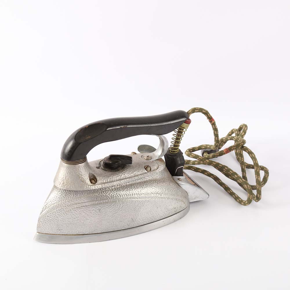 1939 SteamOMatic Iron EBTH