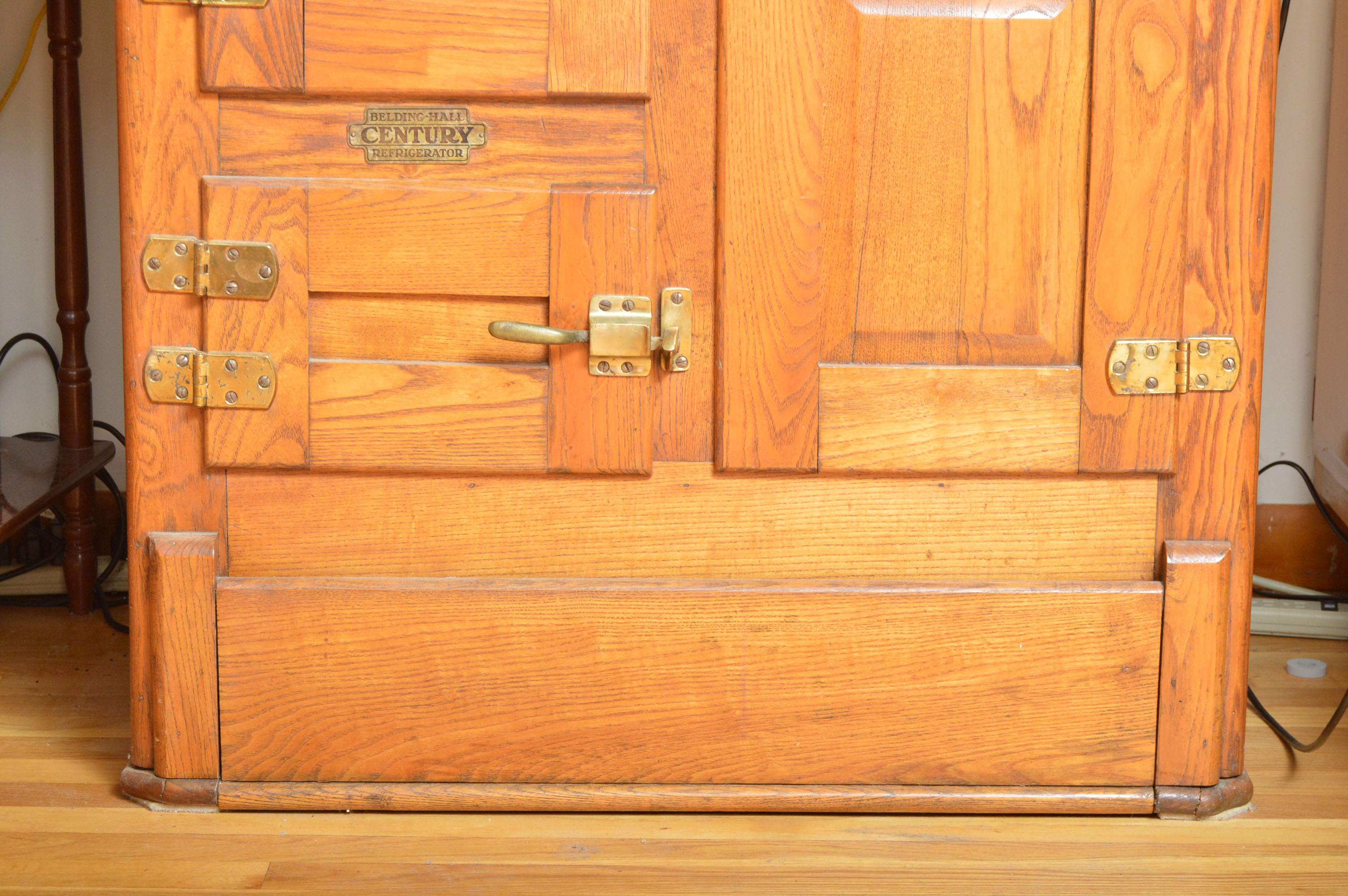 Antique Oak BeldingHall Century Refrigerator EBTH