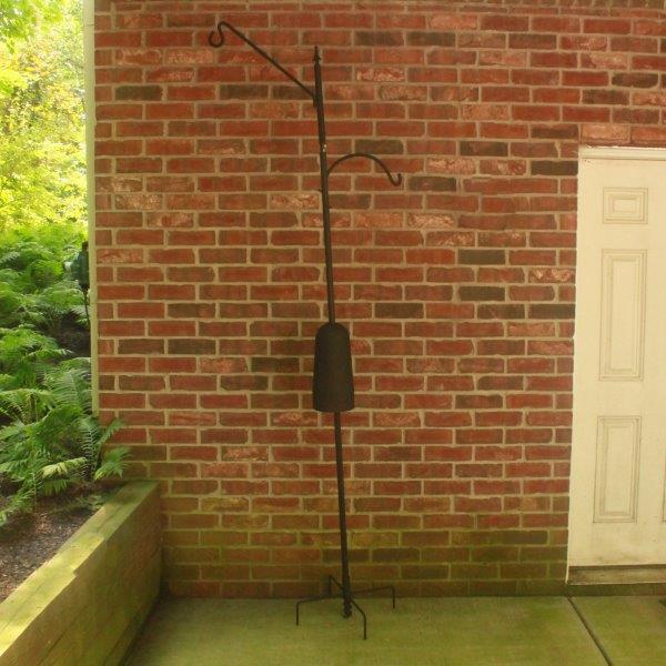 Wild Birds Unlimited Bird Feeder With Squirrel Baffle Ebth