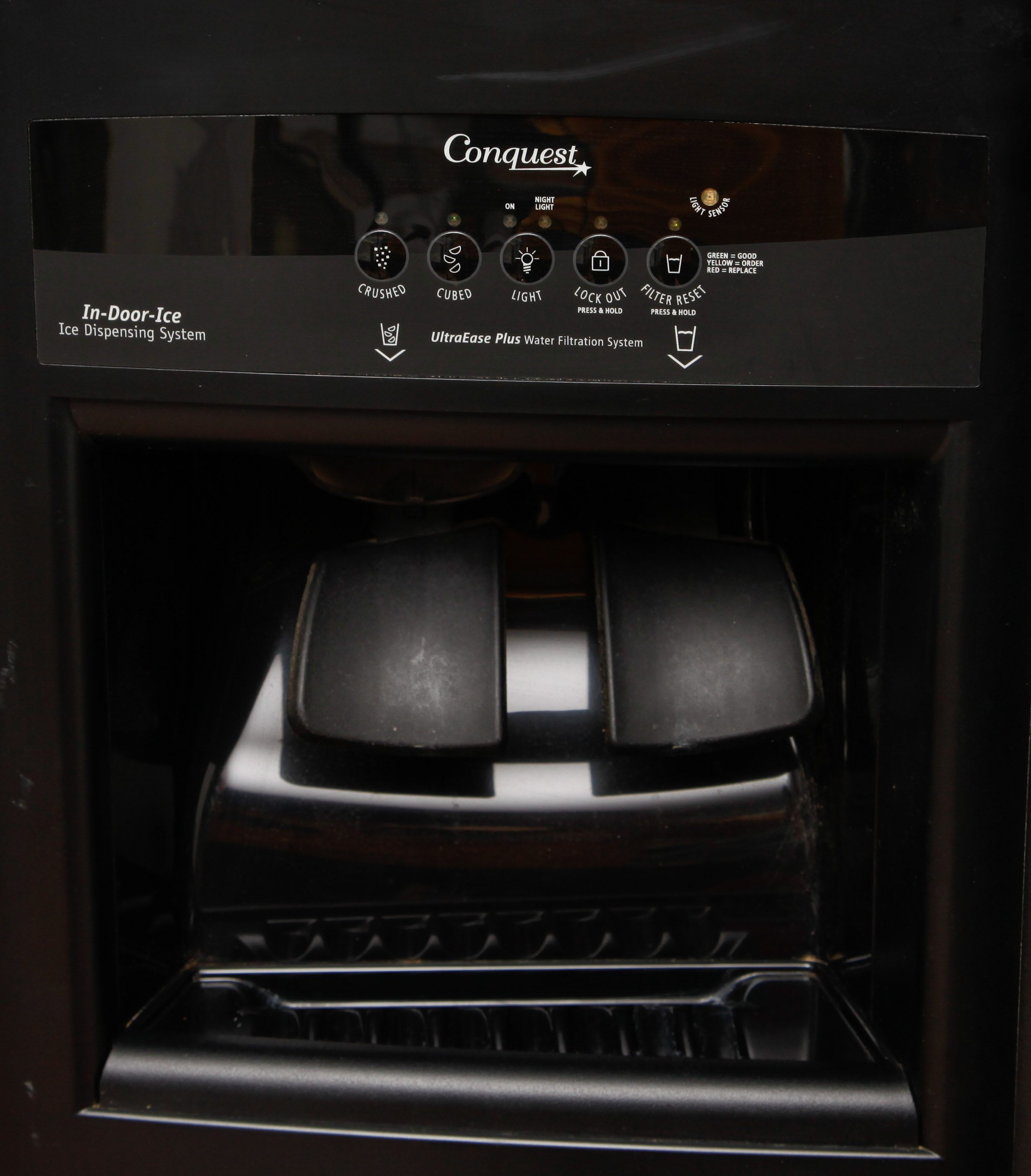 Silver "Whirlpool Gold" Refrigerator with Conquest Ice Filter EBTH