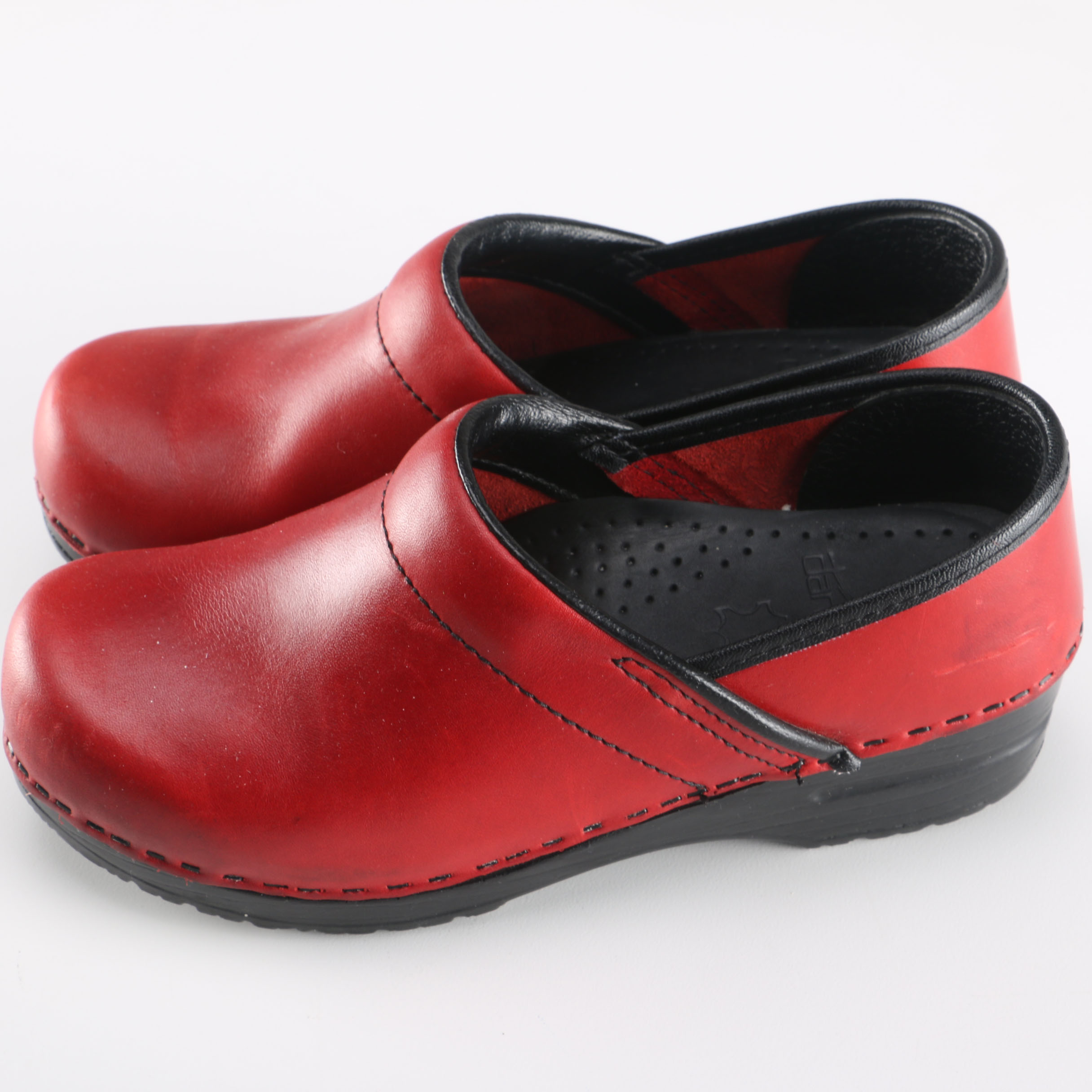 red dansko clogs