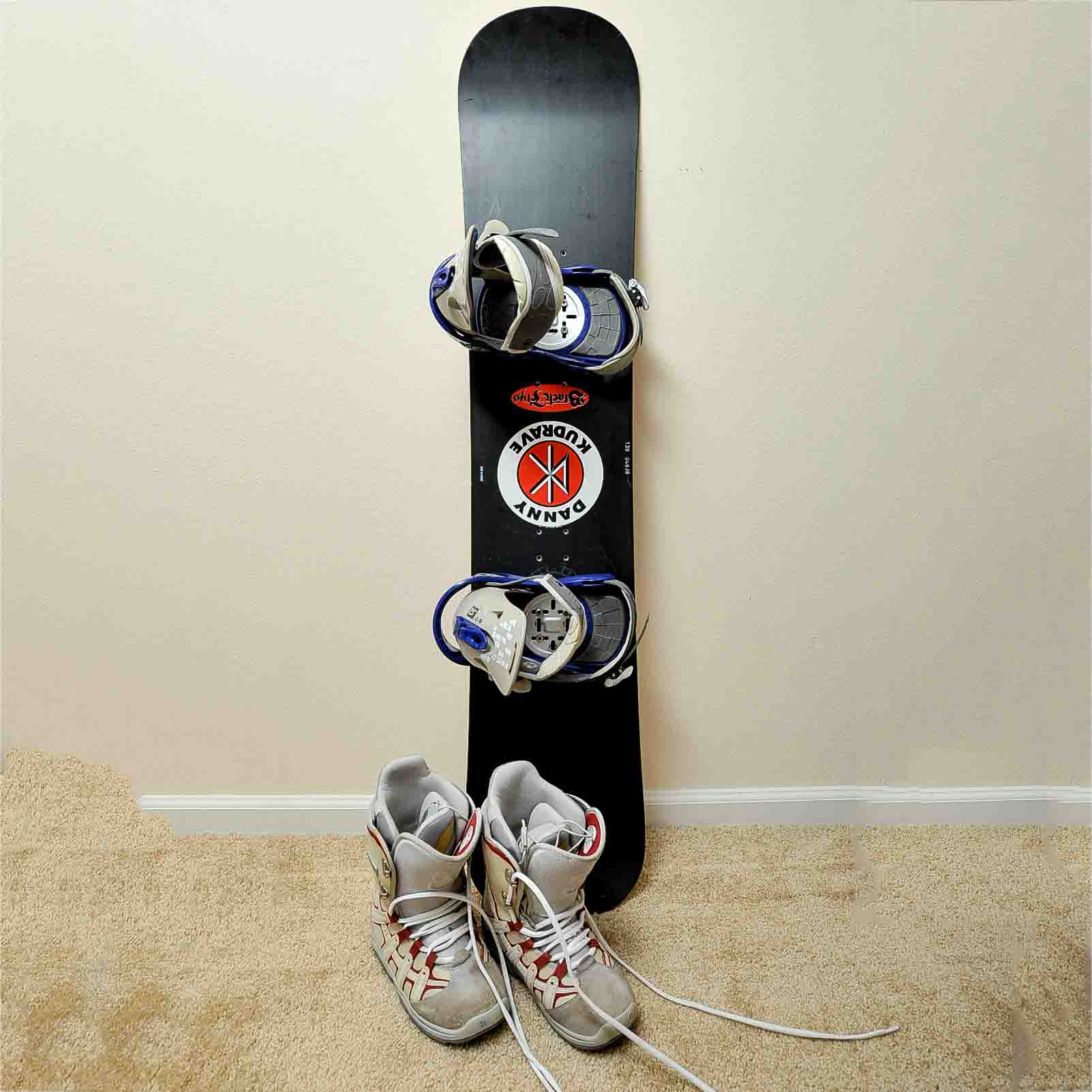 black flys snowboard