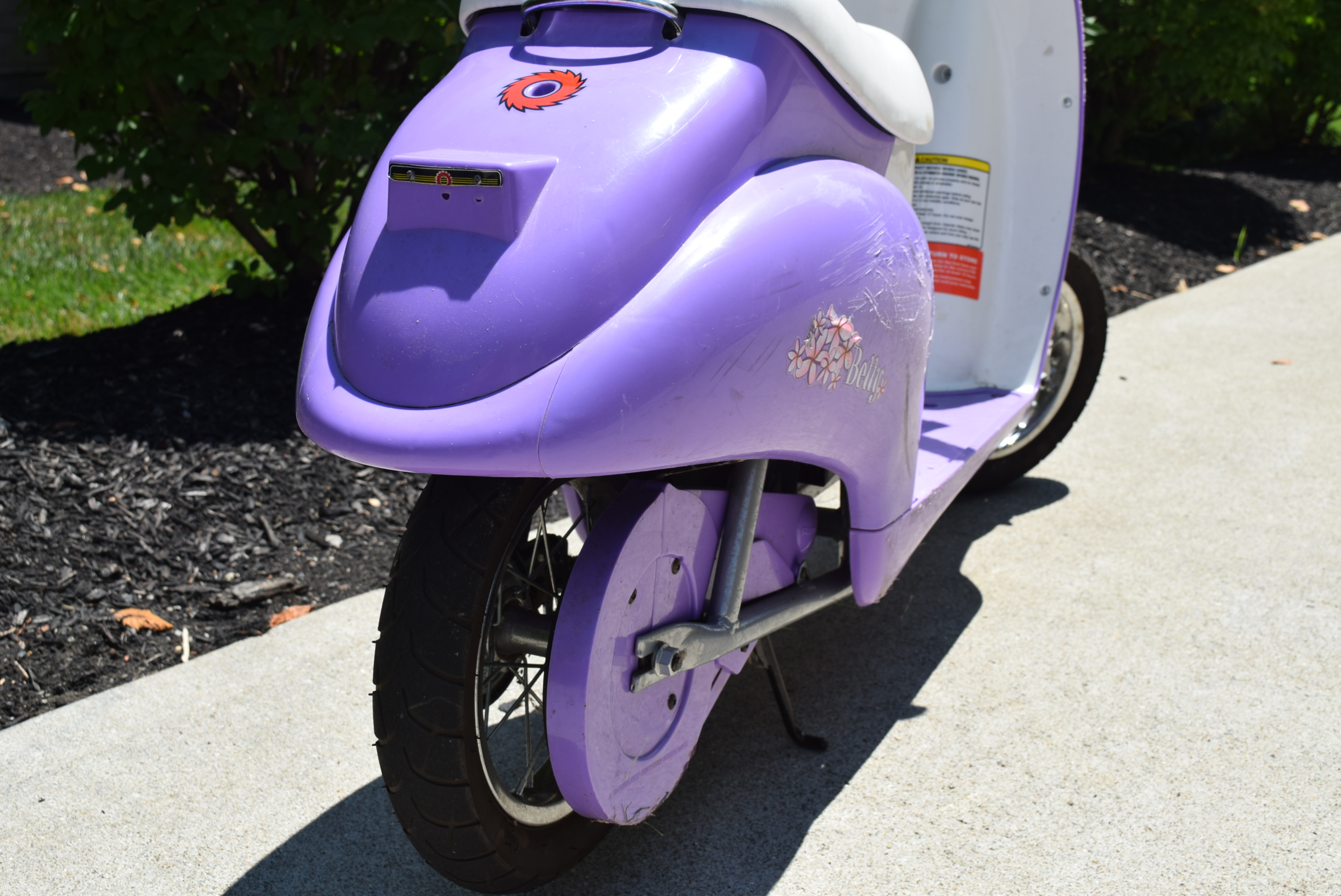 Razor Pocket Mod Betty Motorized Electric Scooter EBTH