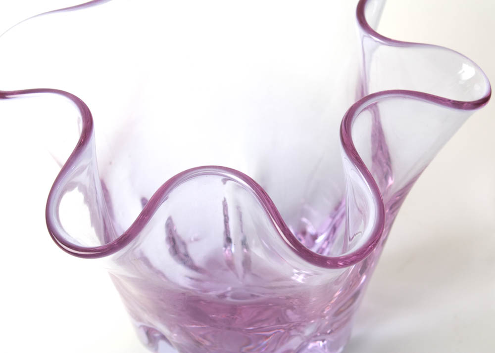 Antique Alexandrite Neodymium Color Changing Art Glass Vase EBTH