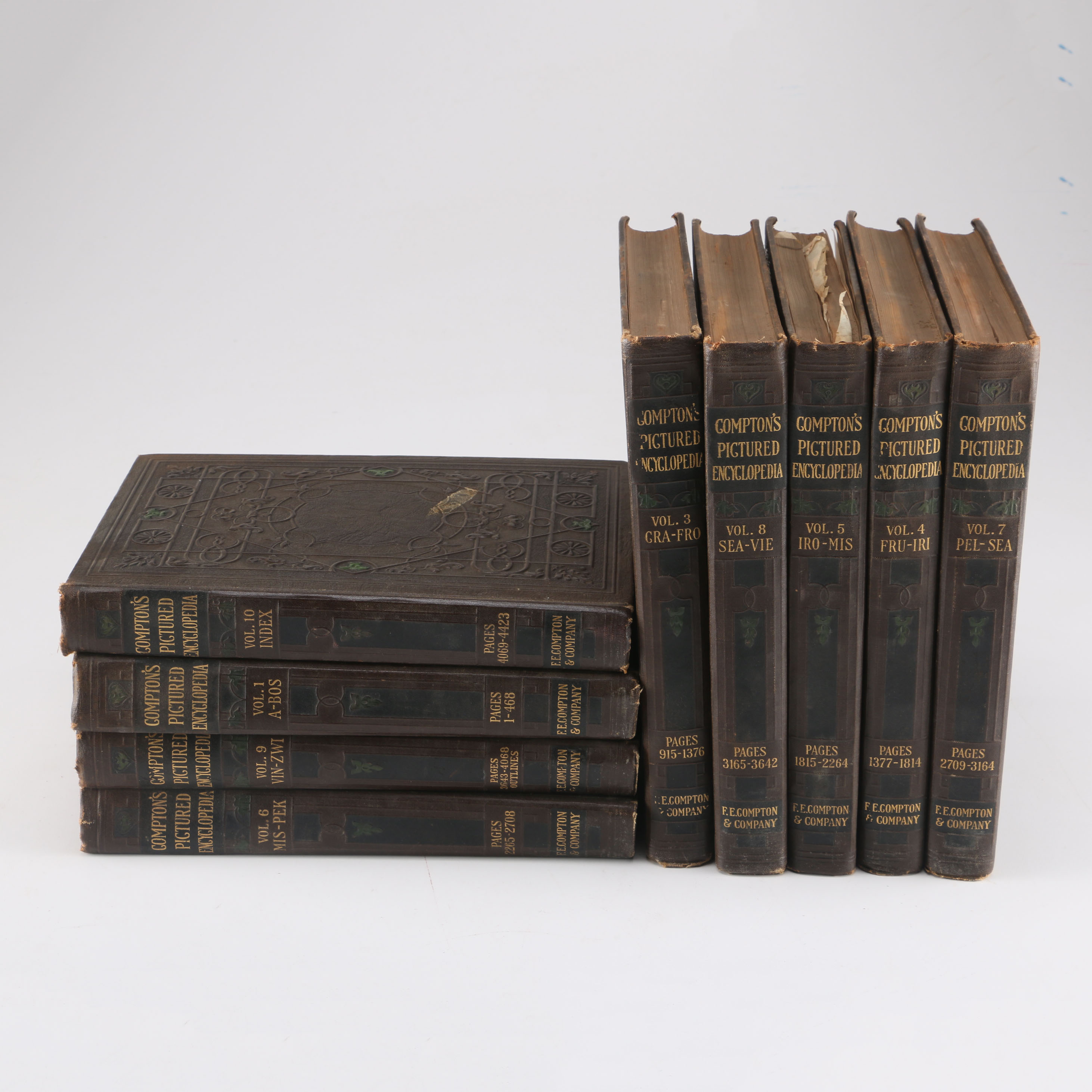 Vintage Collection Of "Compton's Pictured Encyclopedia" | EBTH