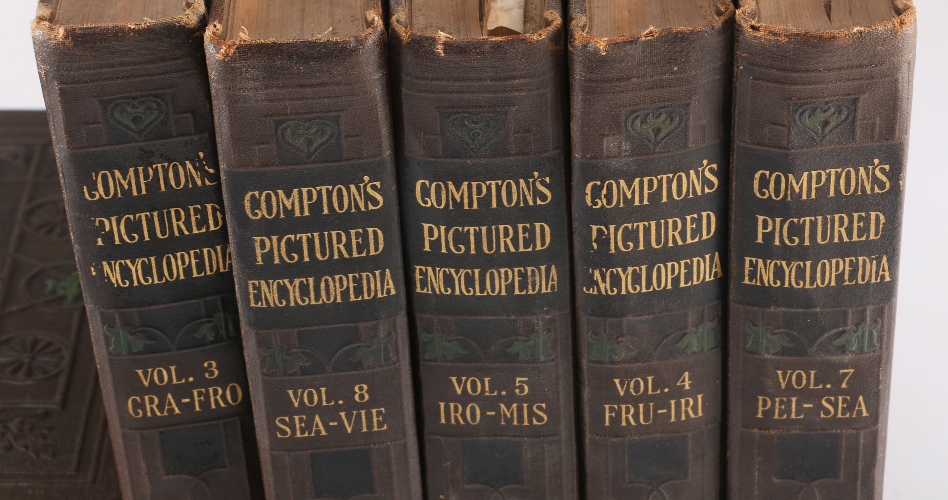 Vintage Collection Of "Compton's Pictured Encyclopedia" | EBTH