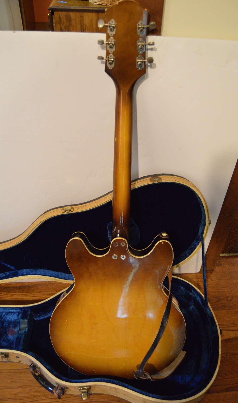 Vintage Harmony Hollow Body Electric Guitar EBTH