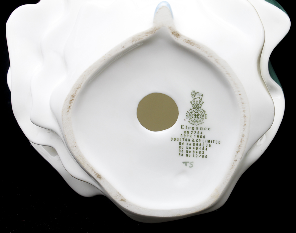 Royal Doulton Figurine "Elegance" EBTH