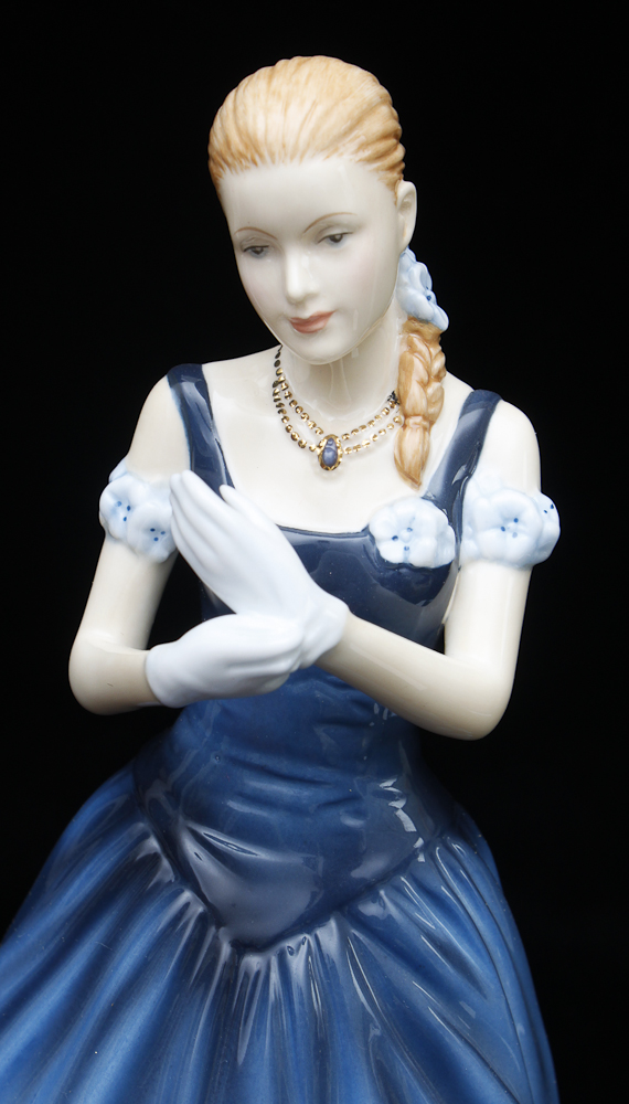 Royal Doulton Figurine "Alyssa" EBTH