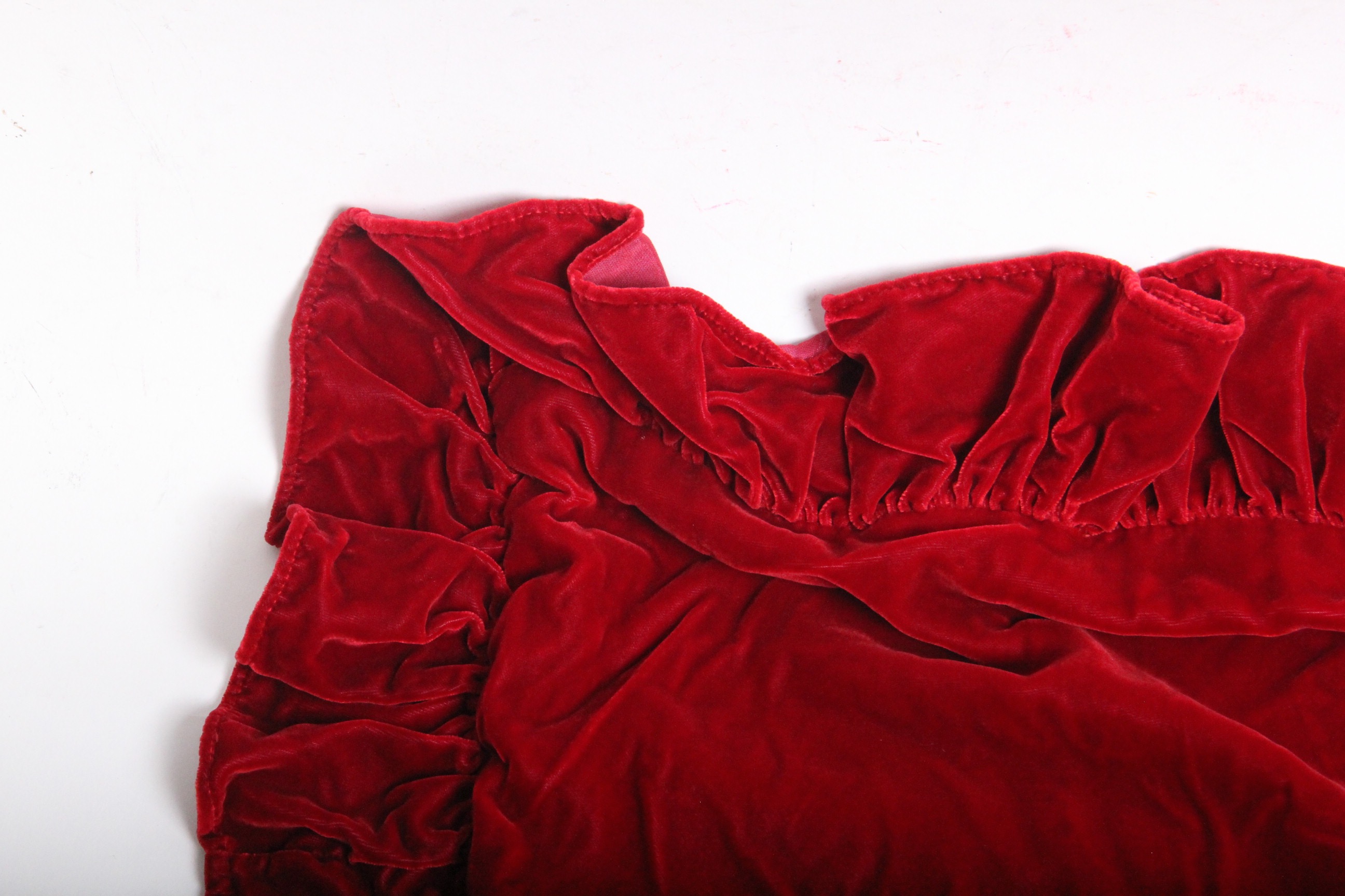 Four Ralph Lauren Red Velvet Ruffled Euro Pillow Shams EBTH