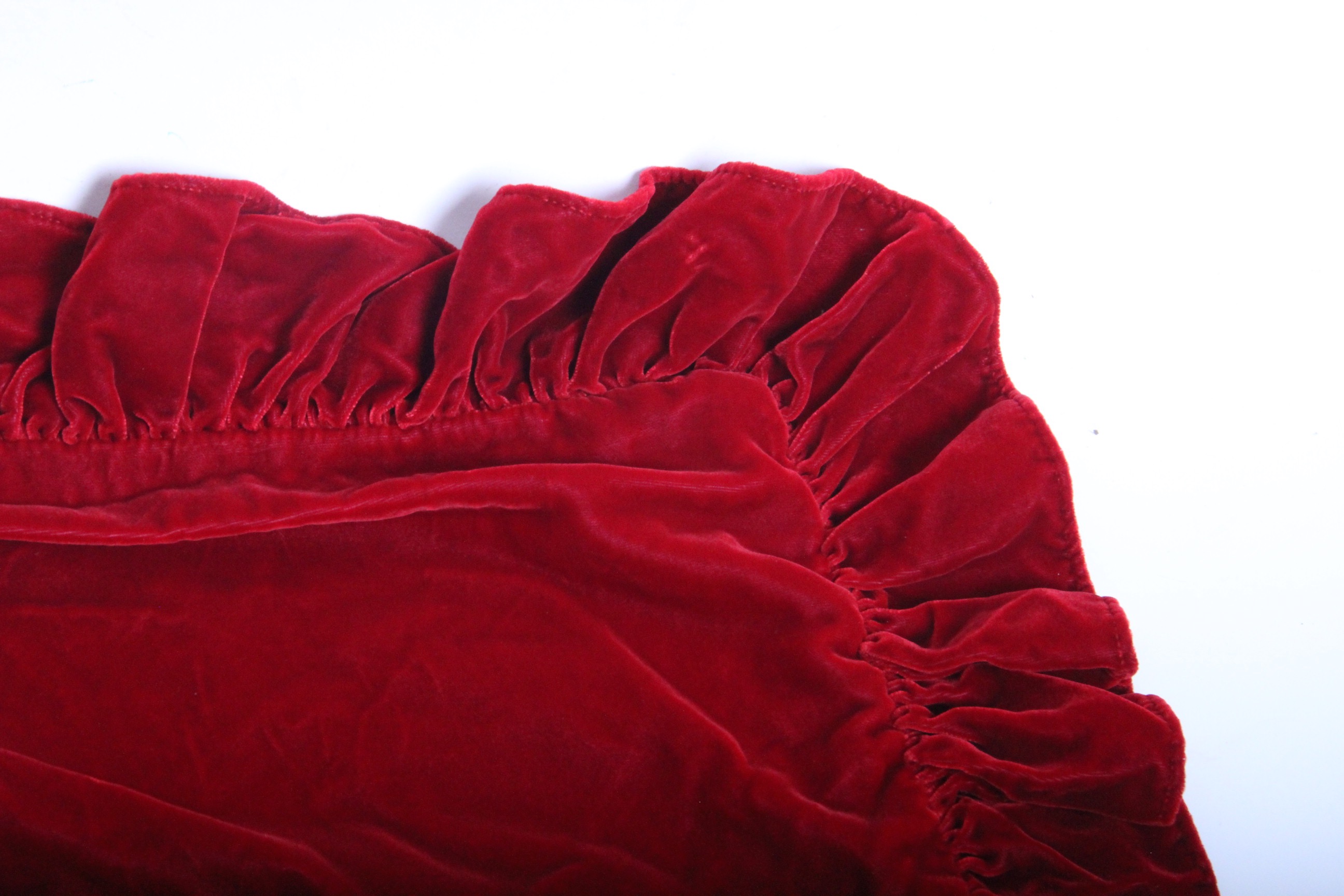 Four Ralph Lauren Red Velvet Ruffled Euro Pillow Shams EBTH