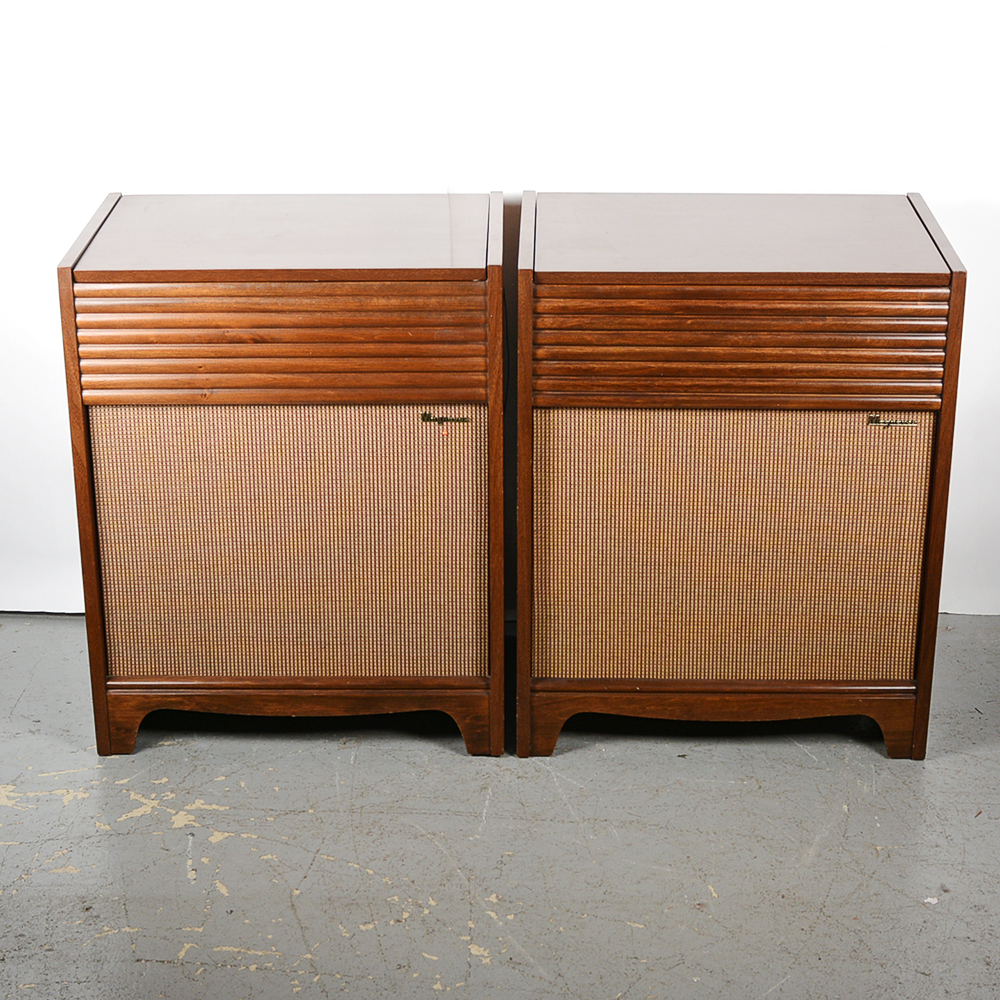 Vintage Magnavox Record Player Console | EBTH