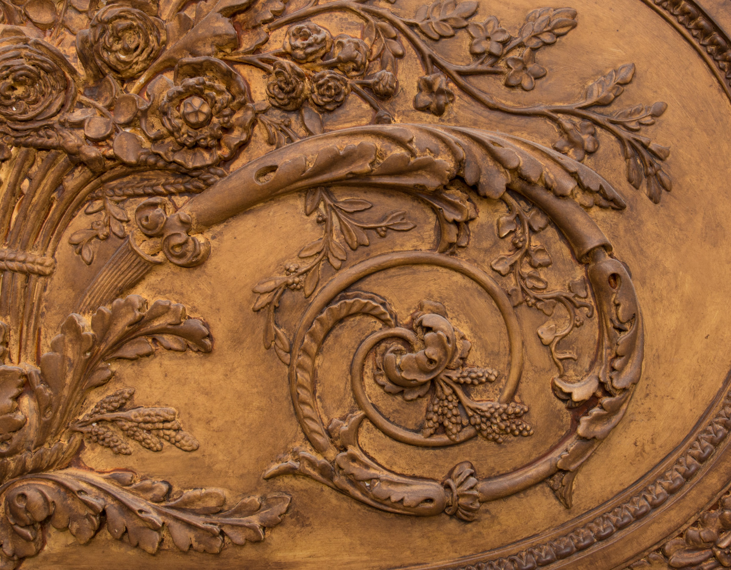 Ballard Designs "Grand Bouquet" Wall Plaque EBTH