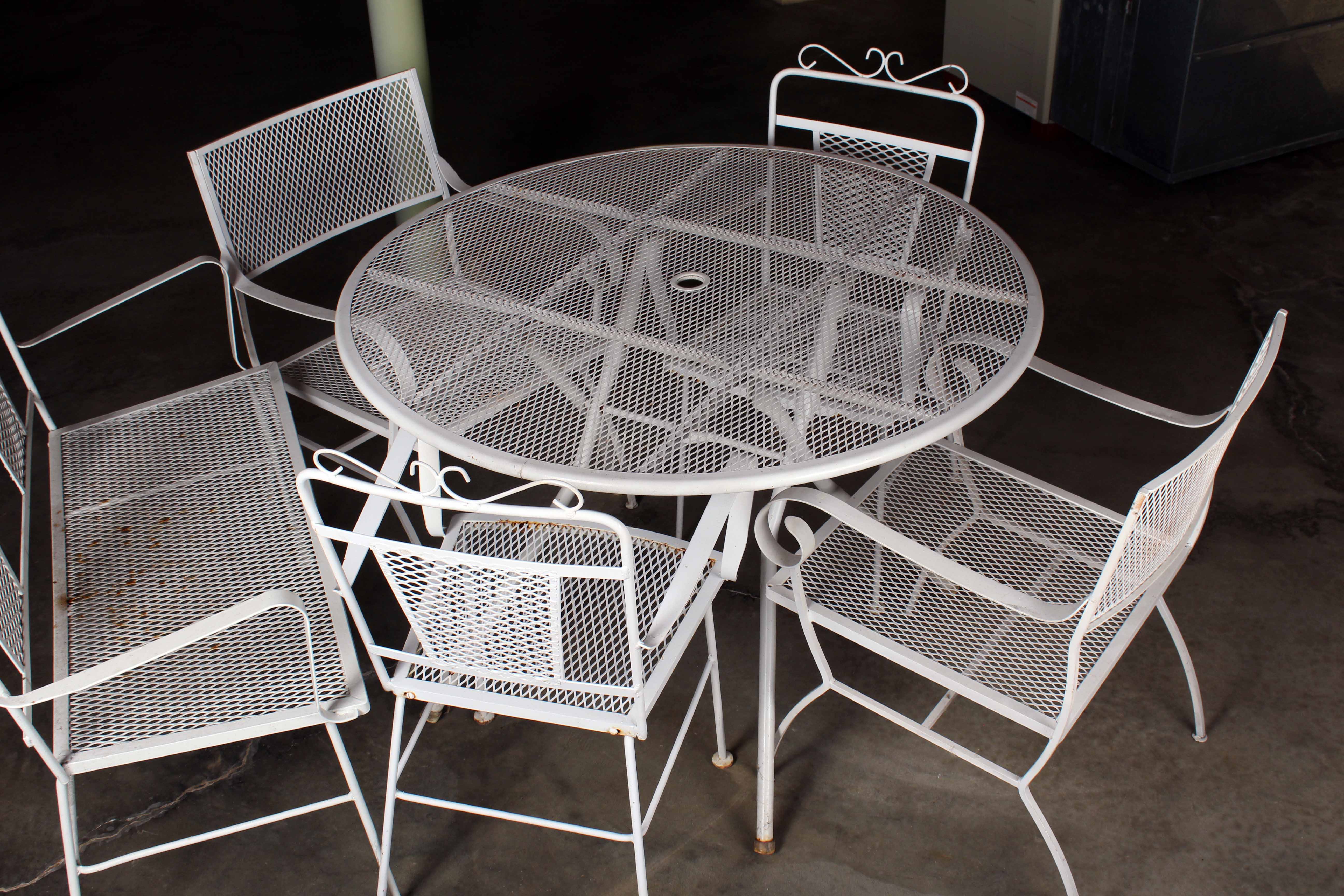 Mid Century White Aluminum Grated Patio EBTH