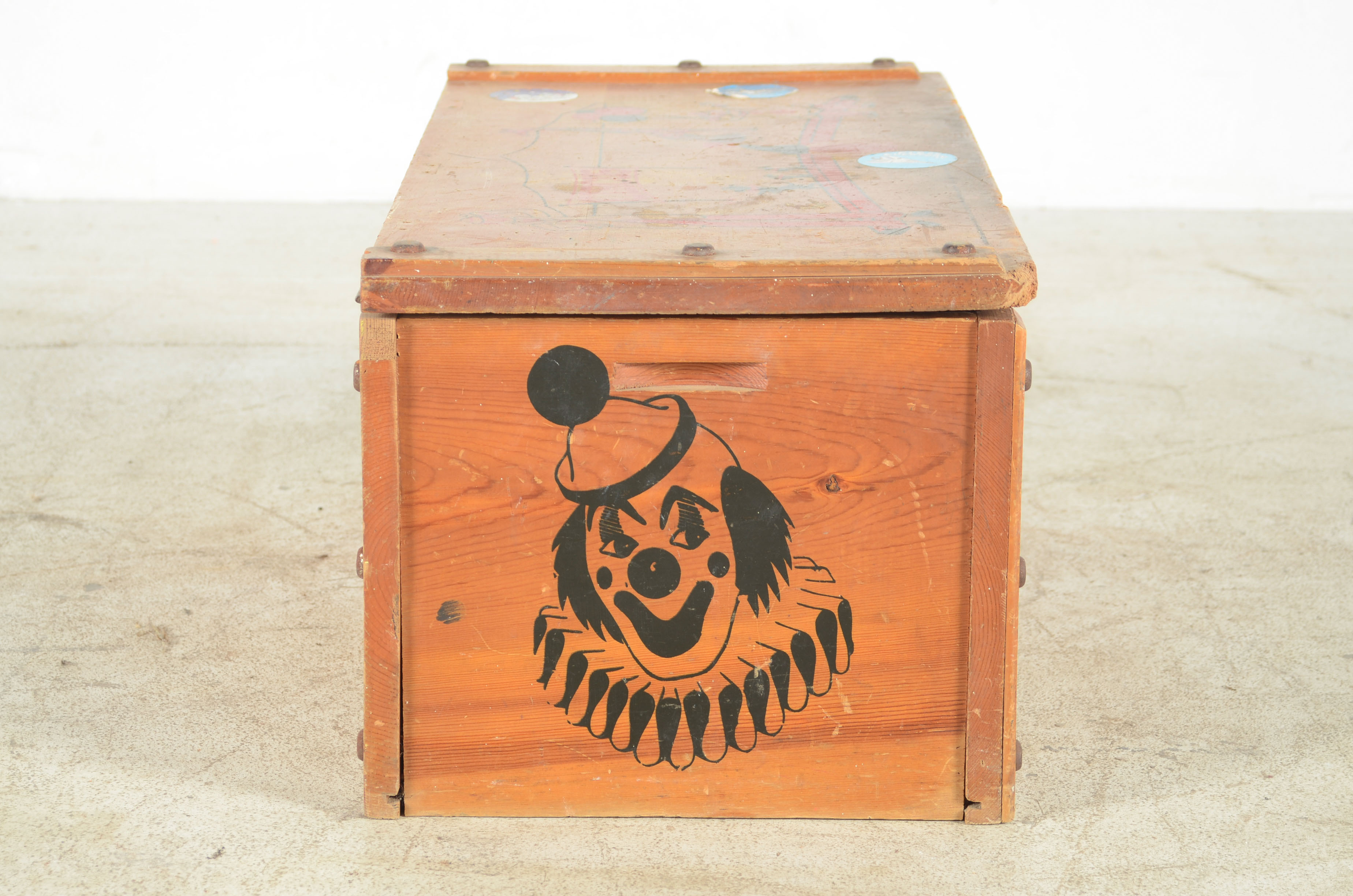 Vintage Wood Toy Chest with Vintage Horses EBTH