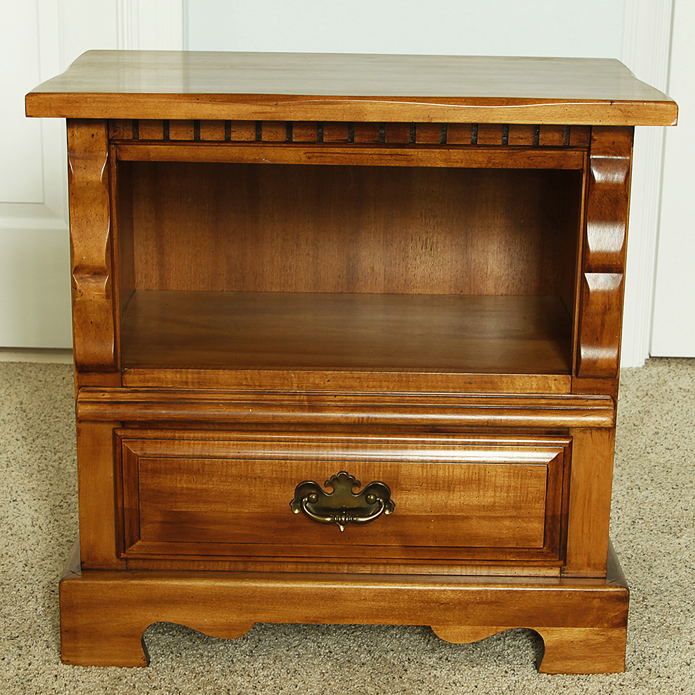 Keller Furniture Single Drawer Maple Nightstand EBTH