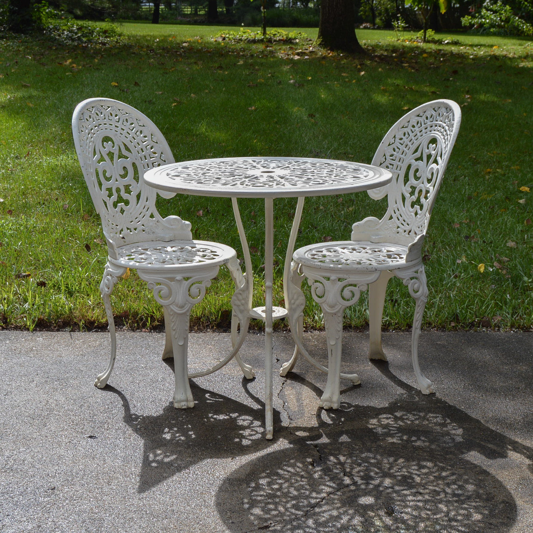 White Cast Iron Patio Table and Chairs EBTH